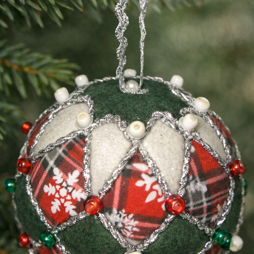 Snowflake in Plaid Close.png