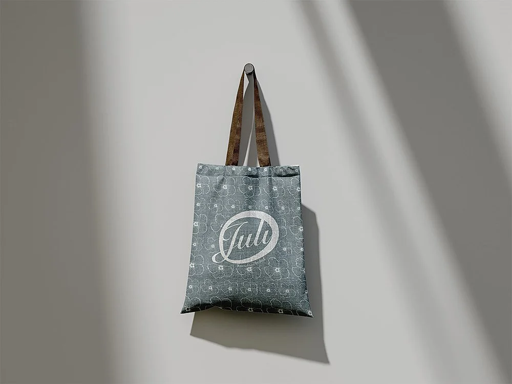 Juli_Tote-Bag_Mockup.jpg