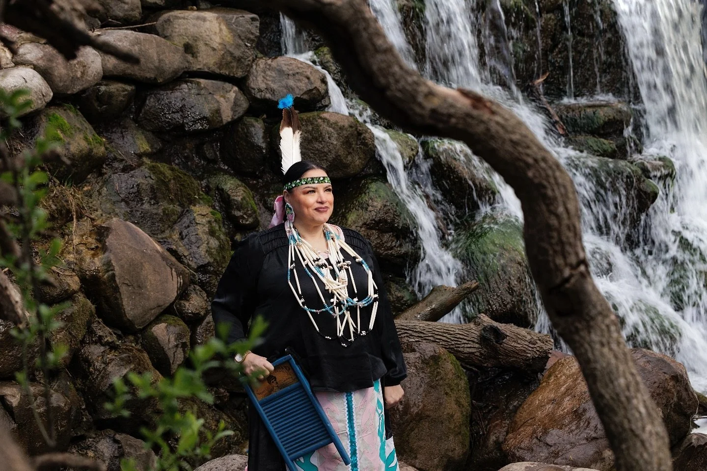 A couple weeks ago, Kelly agreed to take some time with me and the team to create some portraits&hellip; it really was an enjoyable time and love the images we were able to create.