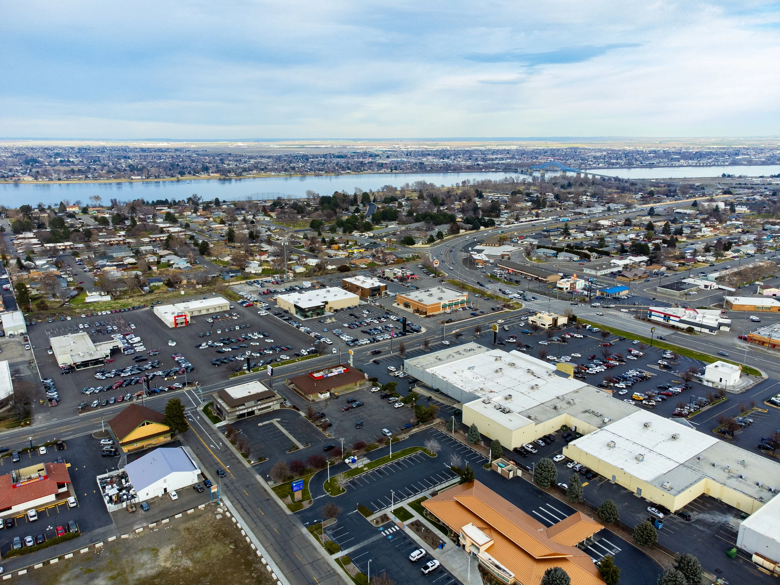 Property_2800-West-Clearwater-Ave-Kennewick-WA-99336_Aerial-photo-04.jpg