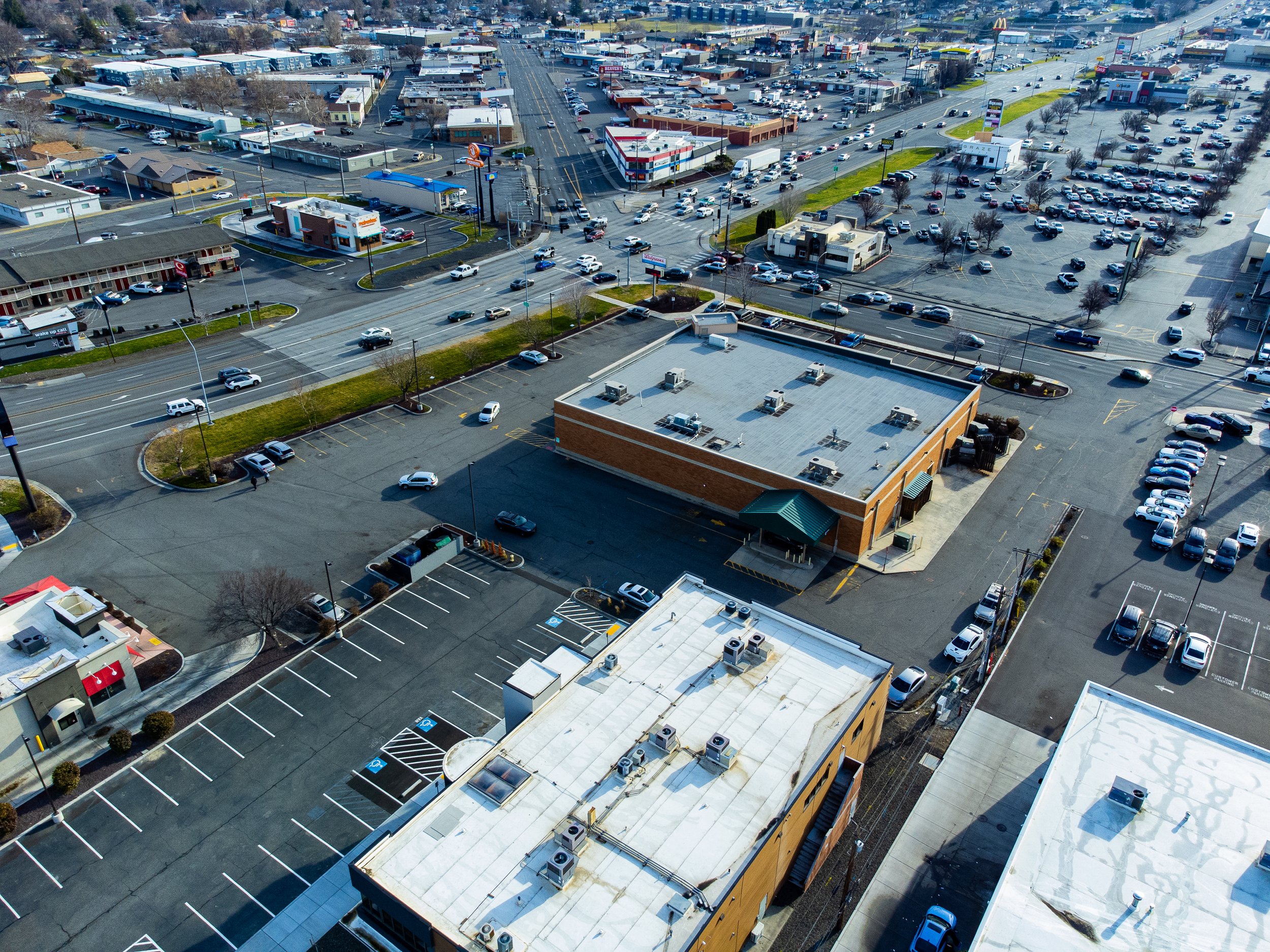 Property_2800-West-Clearwater-Ave-Kennewick-WA-99336_Aerial-photo-41.jpg