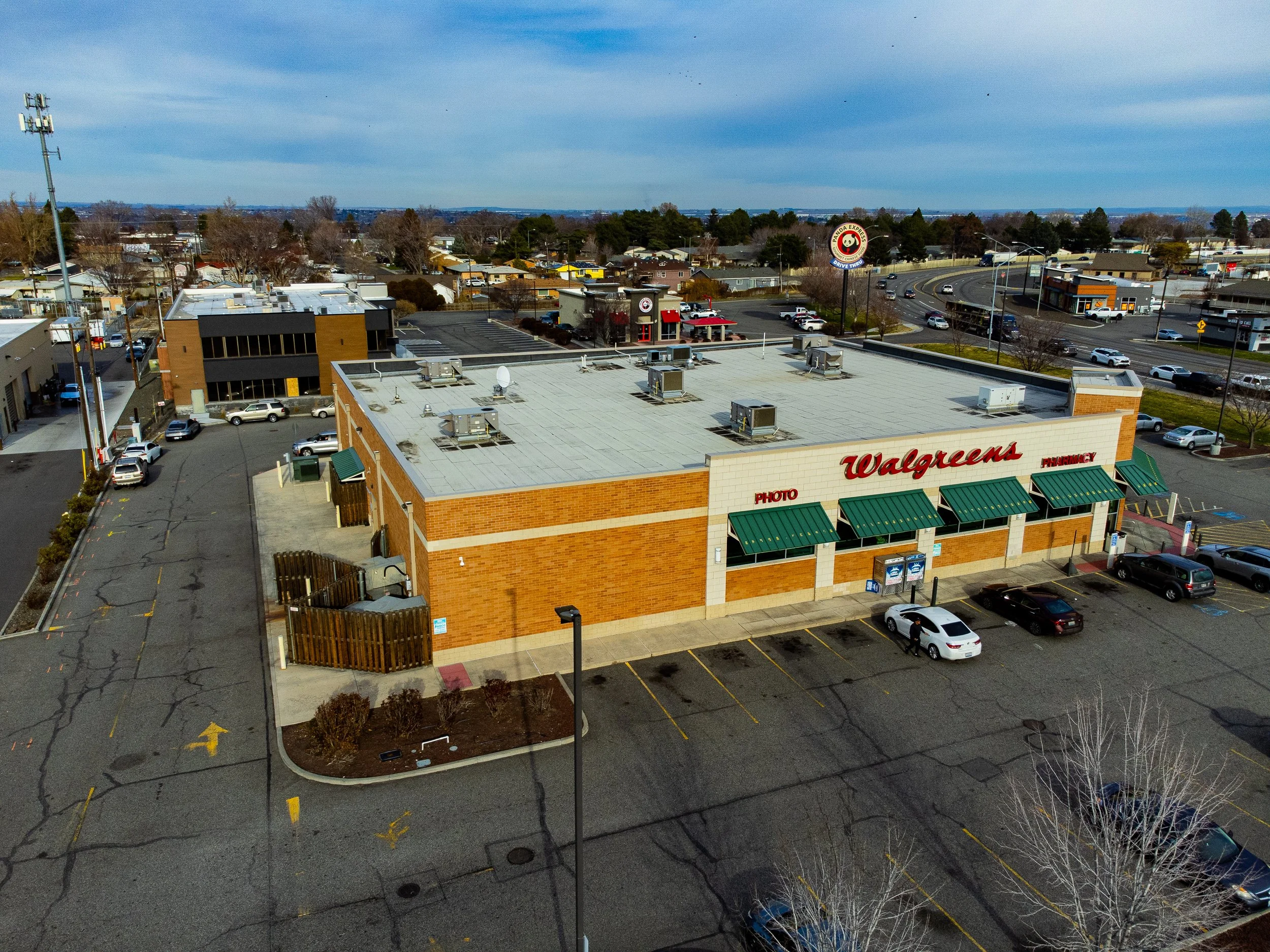 Property_2800-West-Clearwater-Ave-Kennewick-WA-99336_Aerial-photo-70.jpg