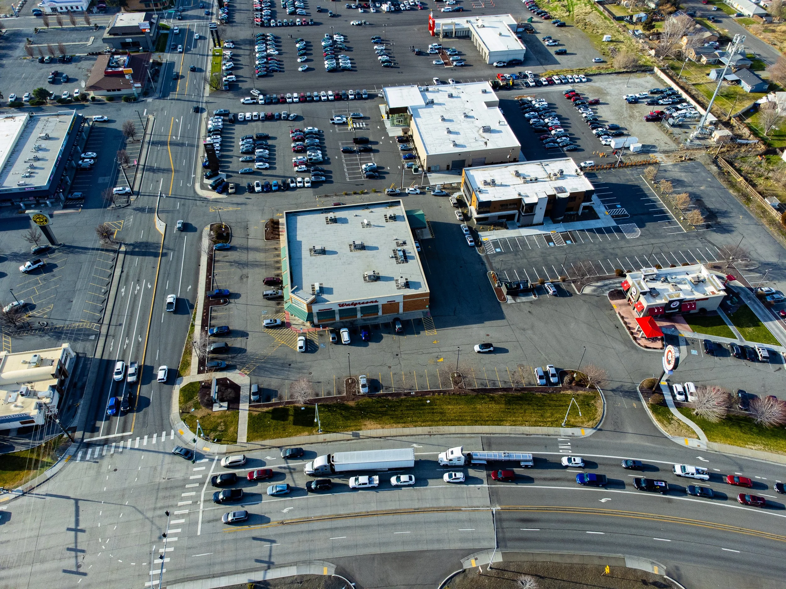 Property_2800-West-Clearwater-Ave-Kennewick-WA-99336_Aerial-photo-34.jpg
