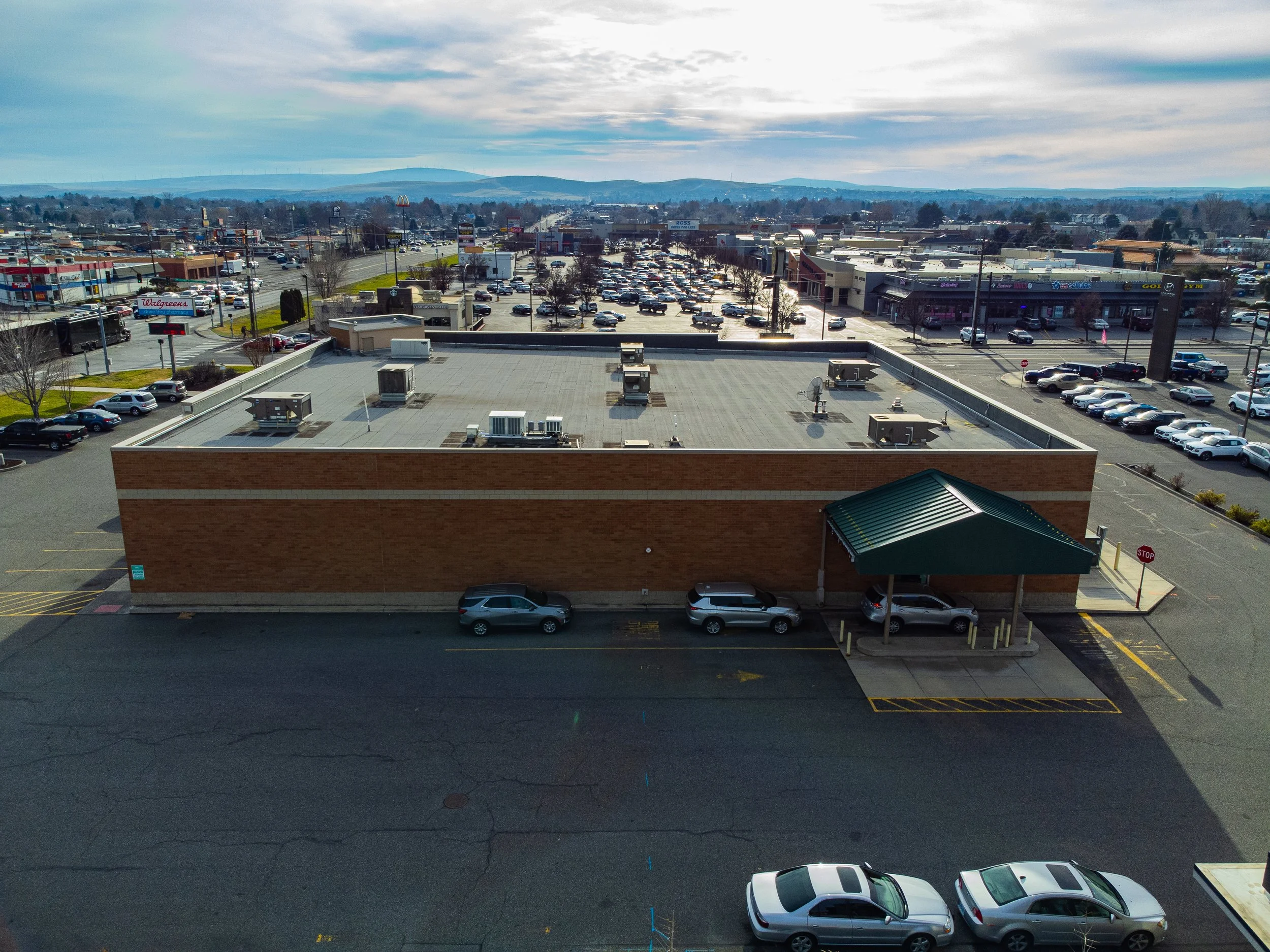 Property_2800-West-Clearwater-Ave-Kennewick-WA-99336_Aerial-photo-77.jpg