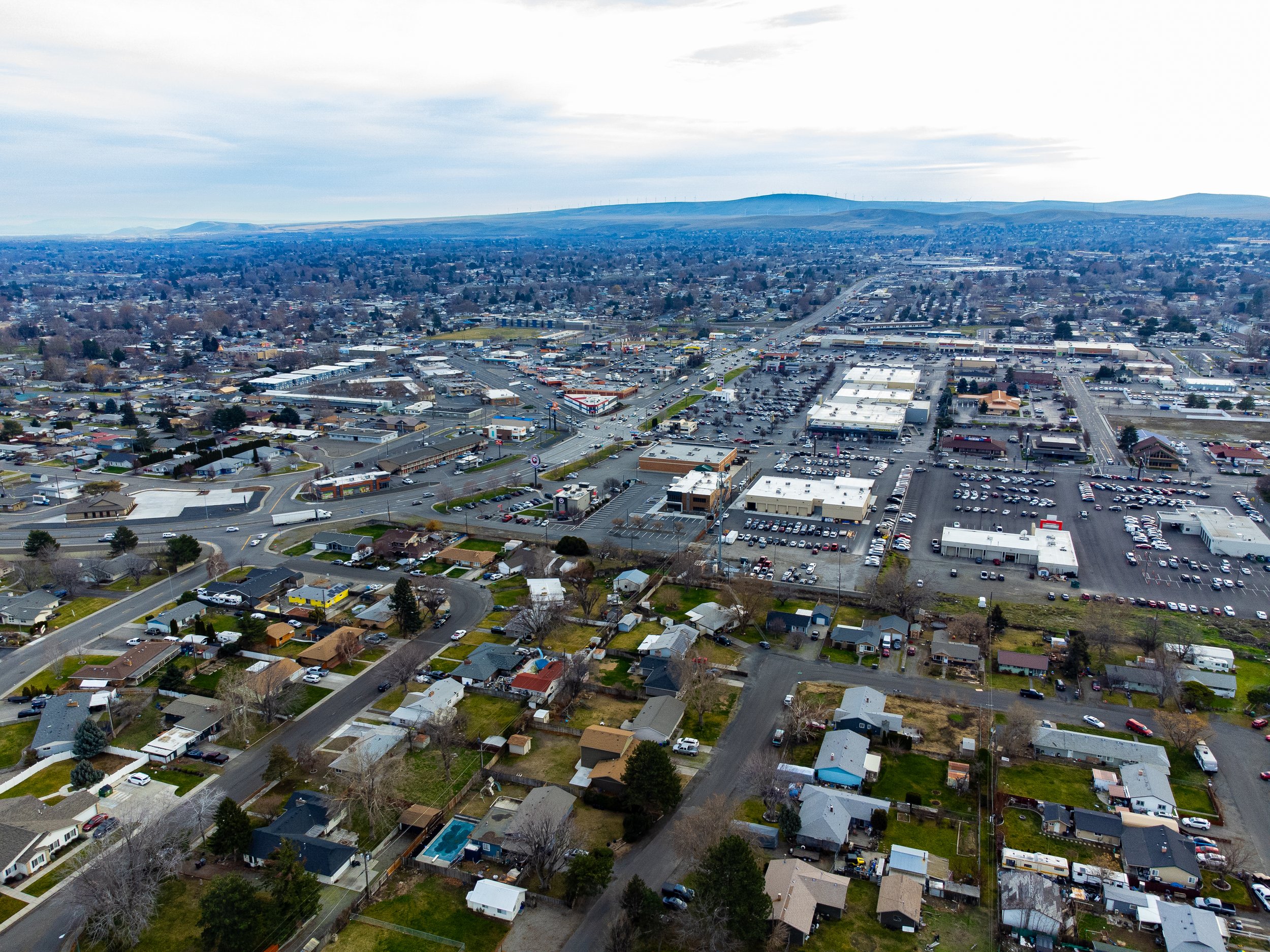 Property_2800-West-Clearwater-Ave-Kennewick-WA-99336_Aerial-photo-09.jpg