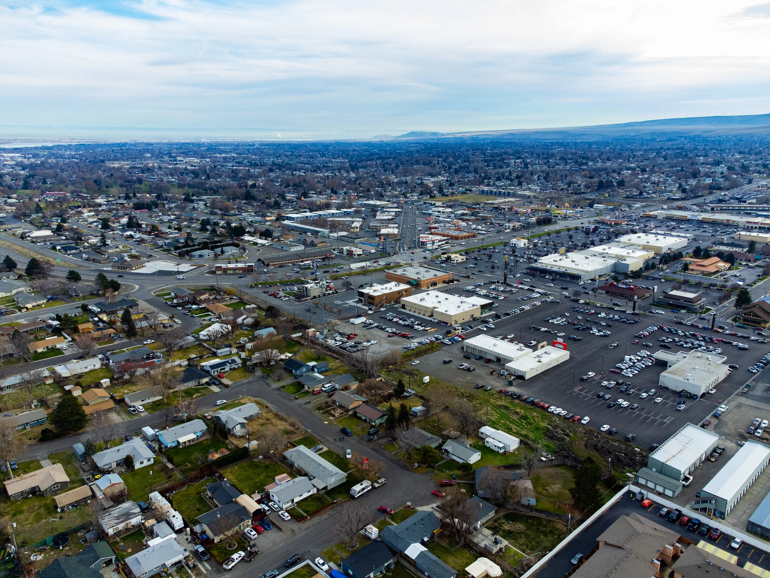 Property_2800-West-Clearwater-Ave-Kennewick-WA-99336_Aerial-photo-08.jpg