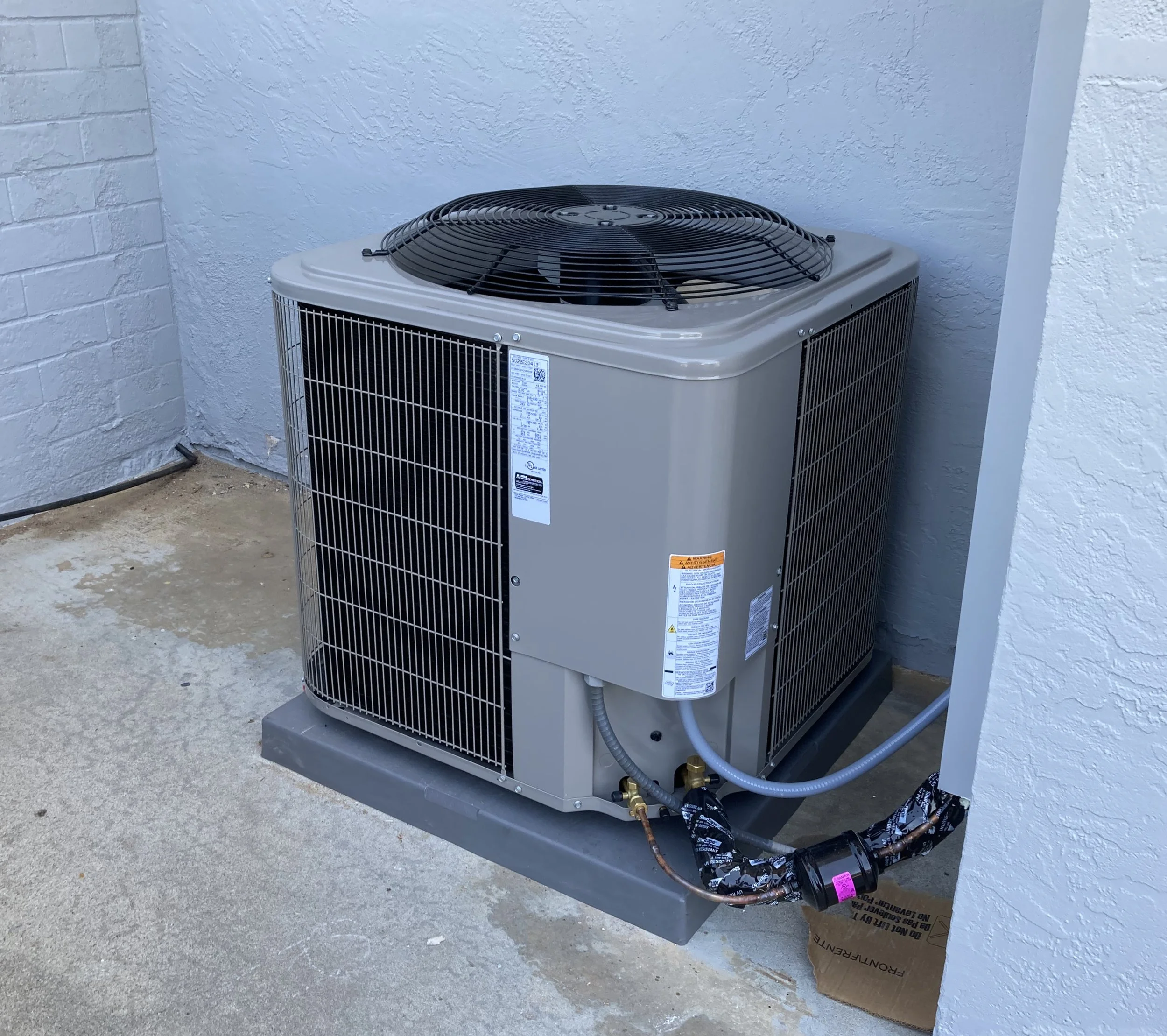 out door air conditining unit instaled by Fallbrook Mechanical
