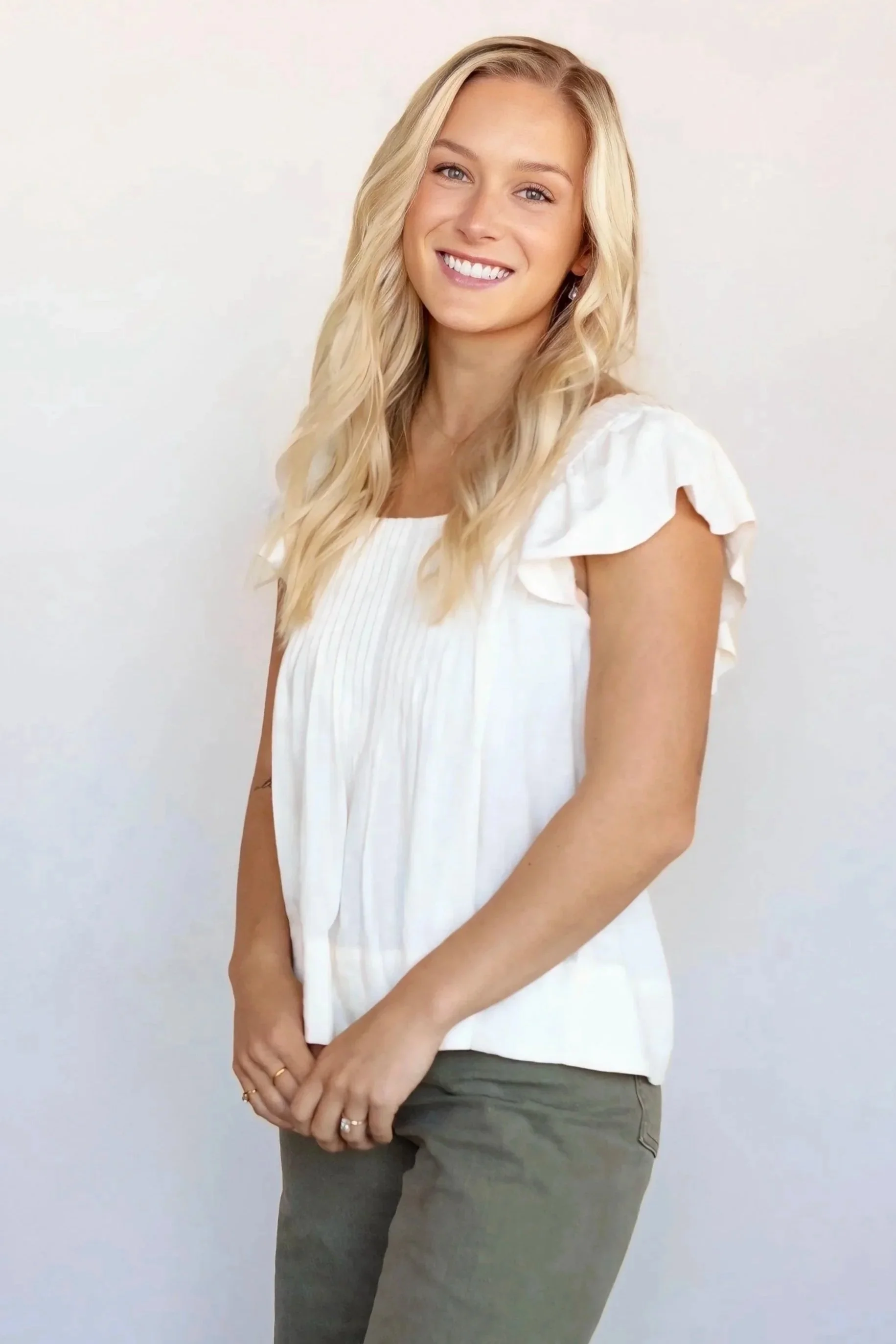 Kailey Swenson, LPC-IT, providing counseling for teens, young adults, and couples in Green Bay