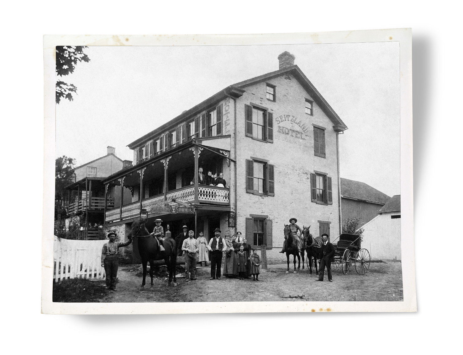 Seitzland Hotel Photo Border.png