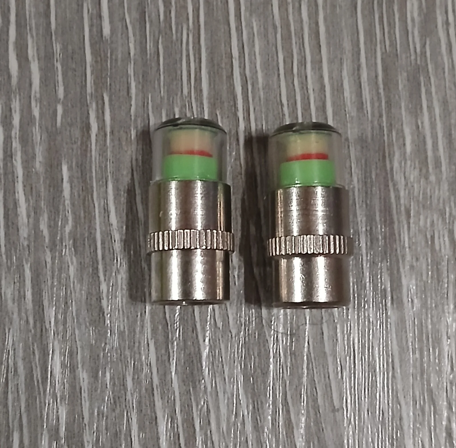 Tire pressure valve caps