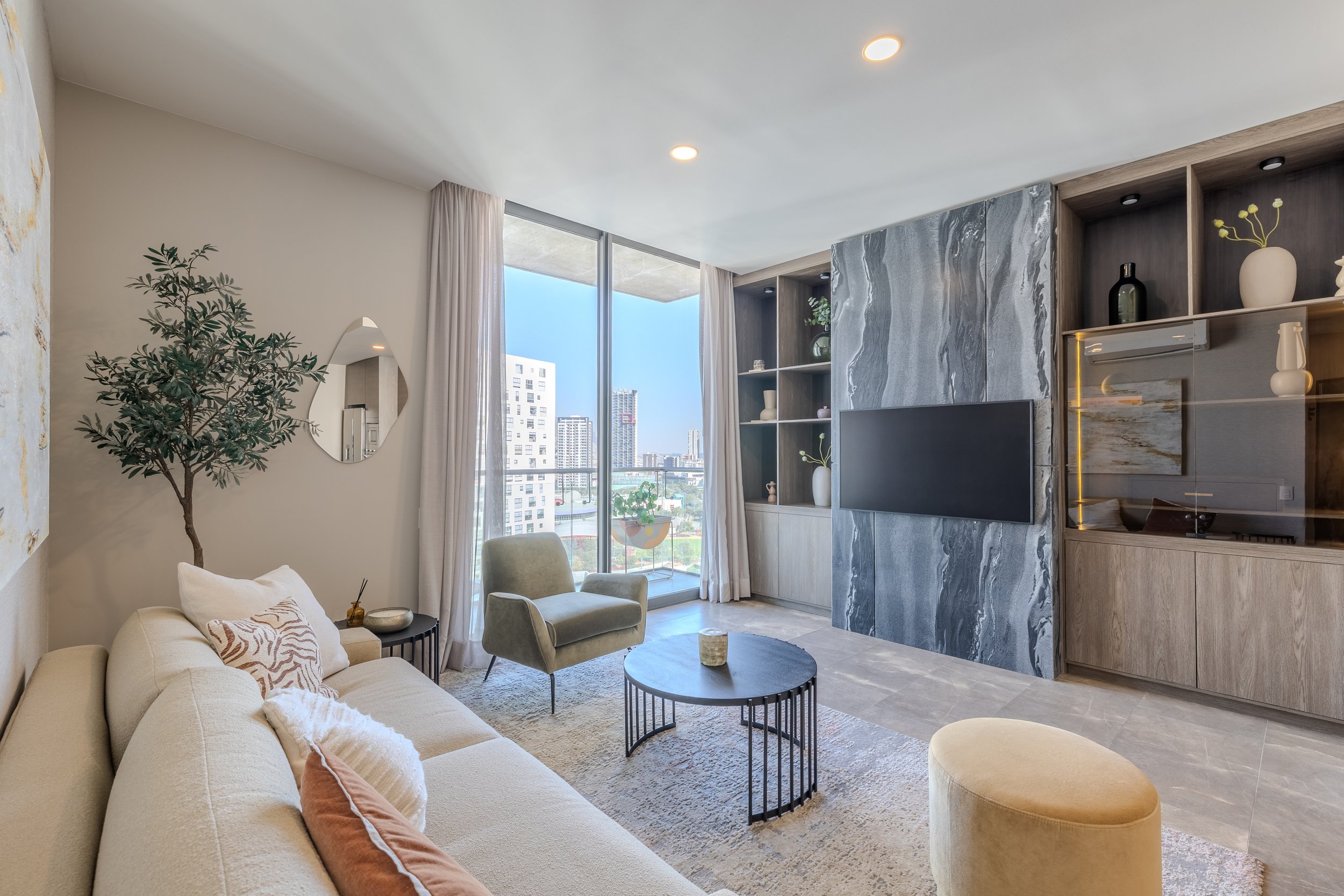 Sala con vista al balcón