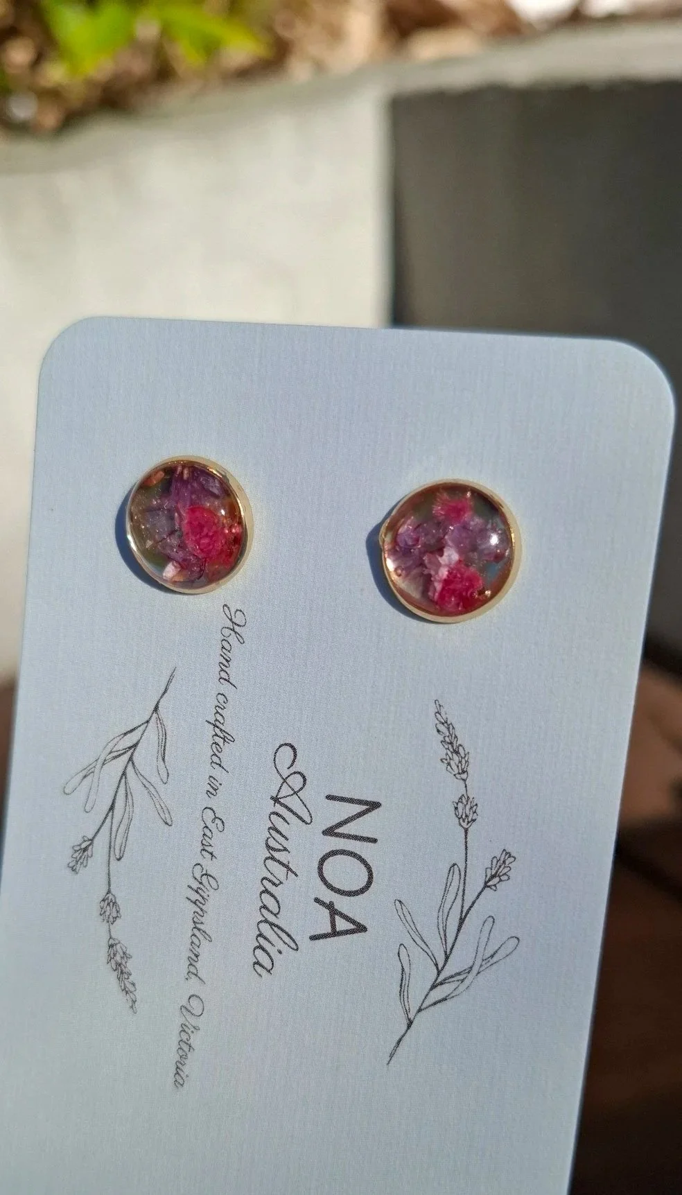 Botanical Resin Studs - Gold