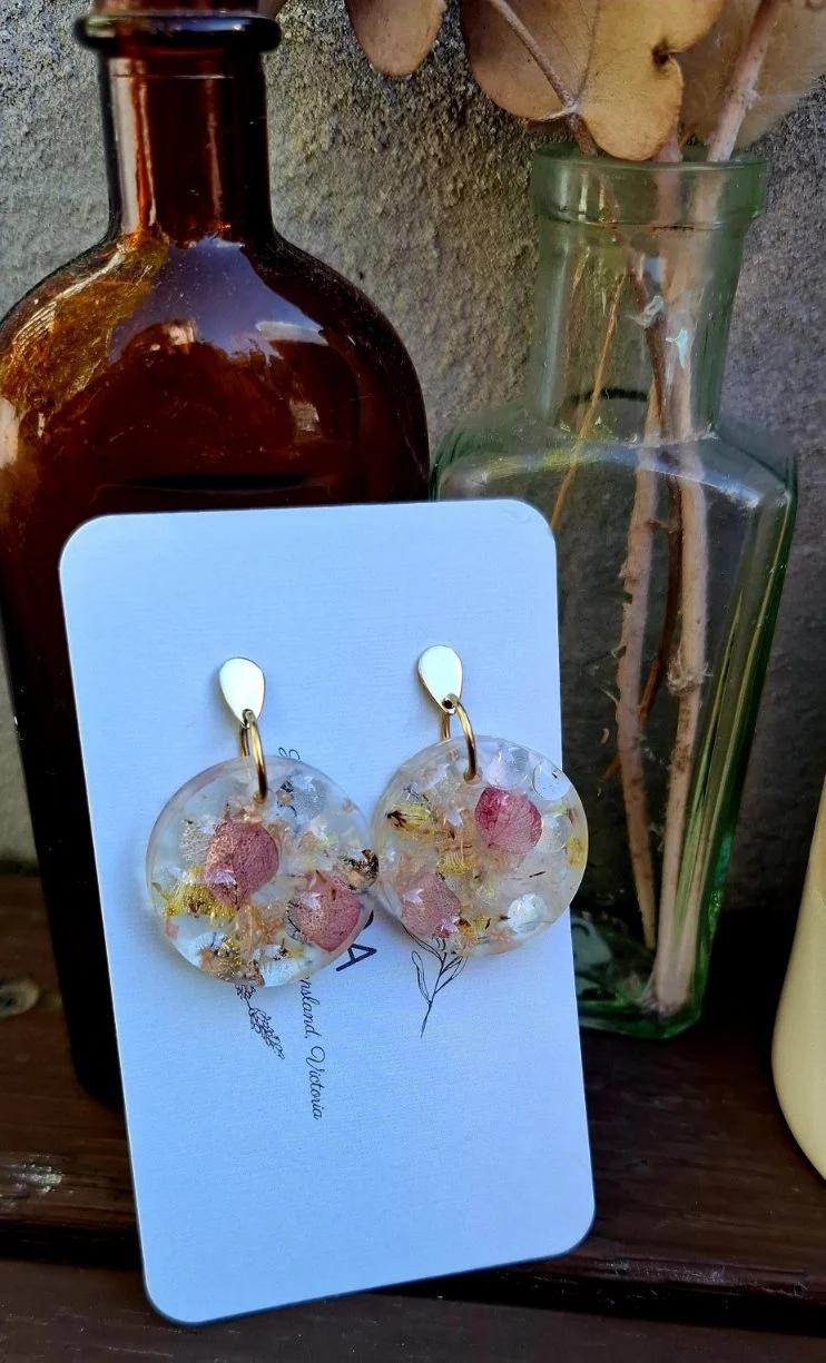 Botanical Resin Earrings - Circle Pink/Cream