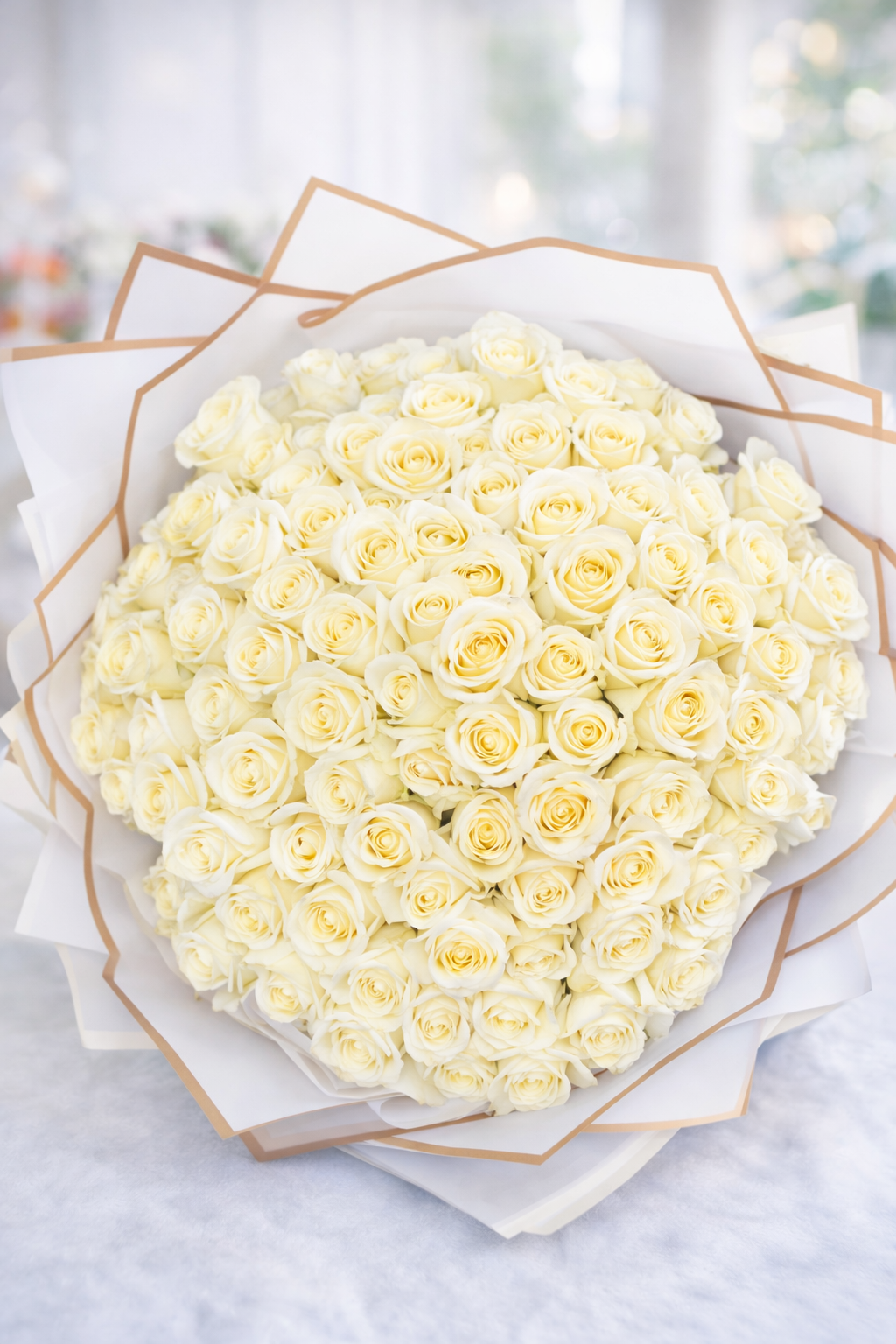 60 CM Milky White Luxury Bouq