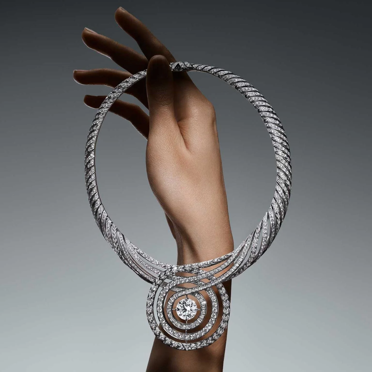 origin-necklace-louis-vuitton-deep-time.jpg__1536x0_q75_crop-scale_subsampling-2_upscale-false.jpg