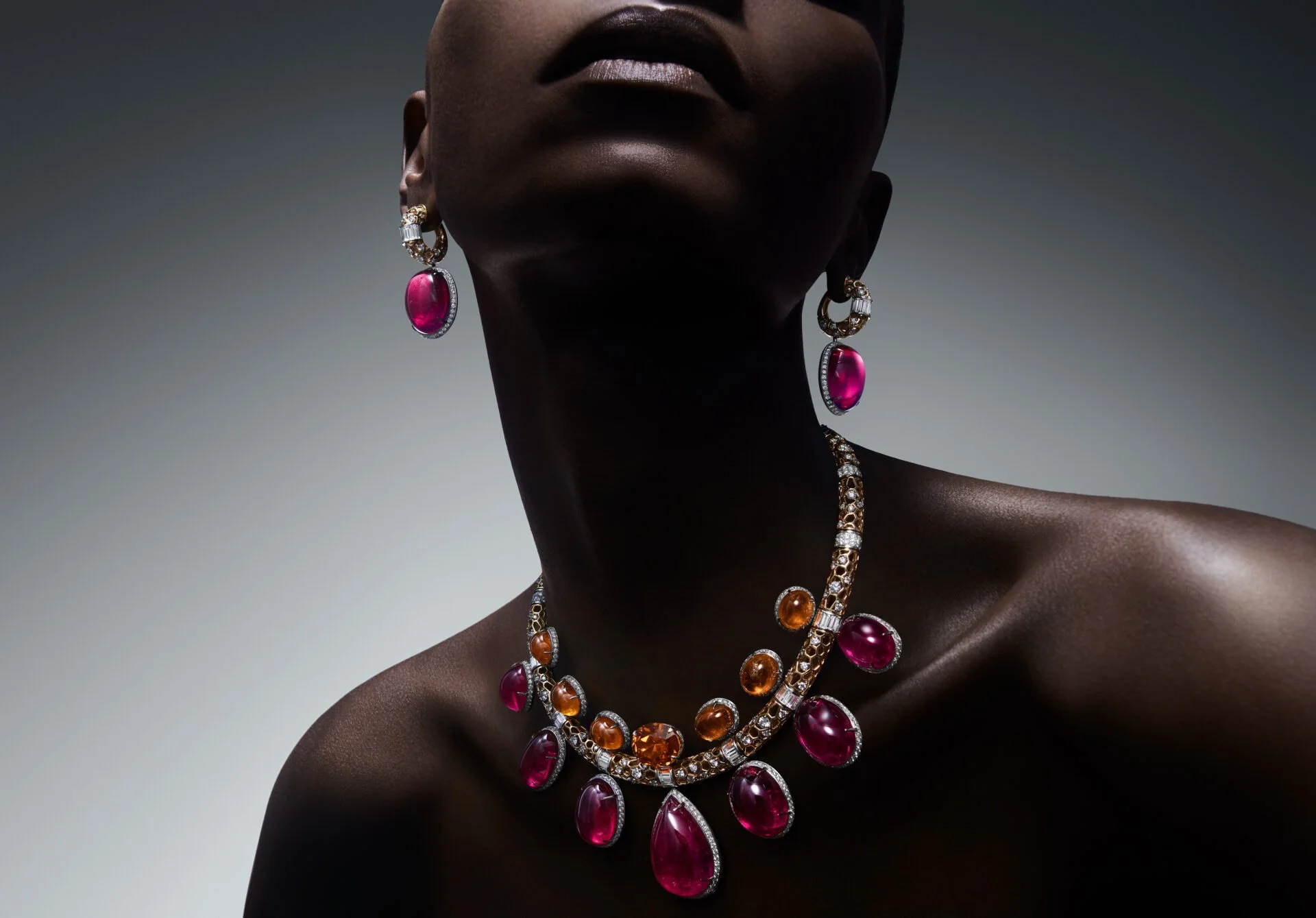 LOUIS-VUITTON_DEEP-TIME_SEEDS-NECKLACE-038-EARRINGS_WORNf.jpg
