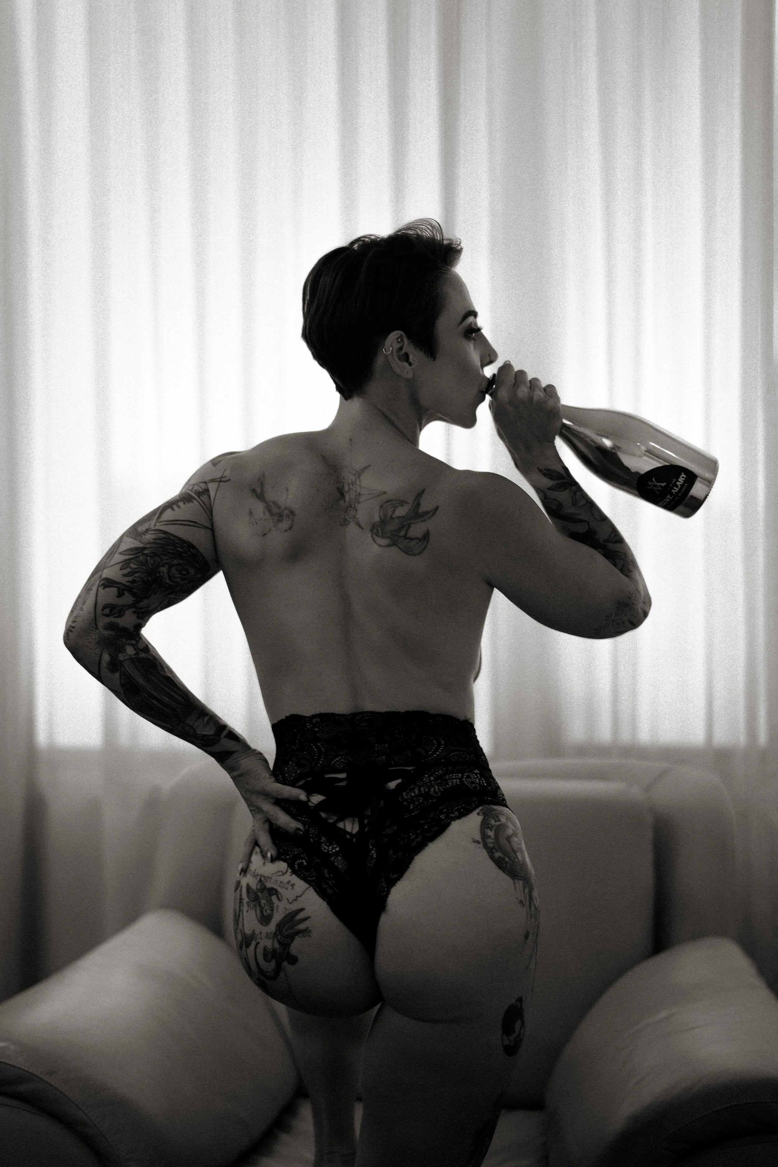 Colleen Boudoir-4B&W-Grain.jpg