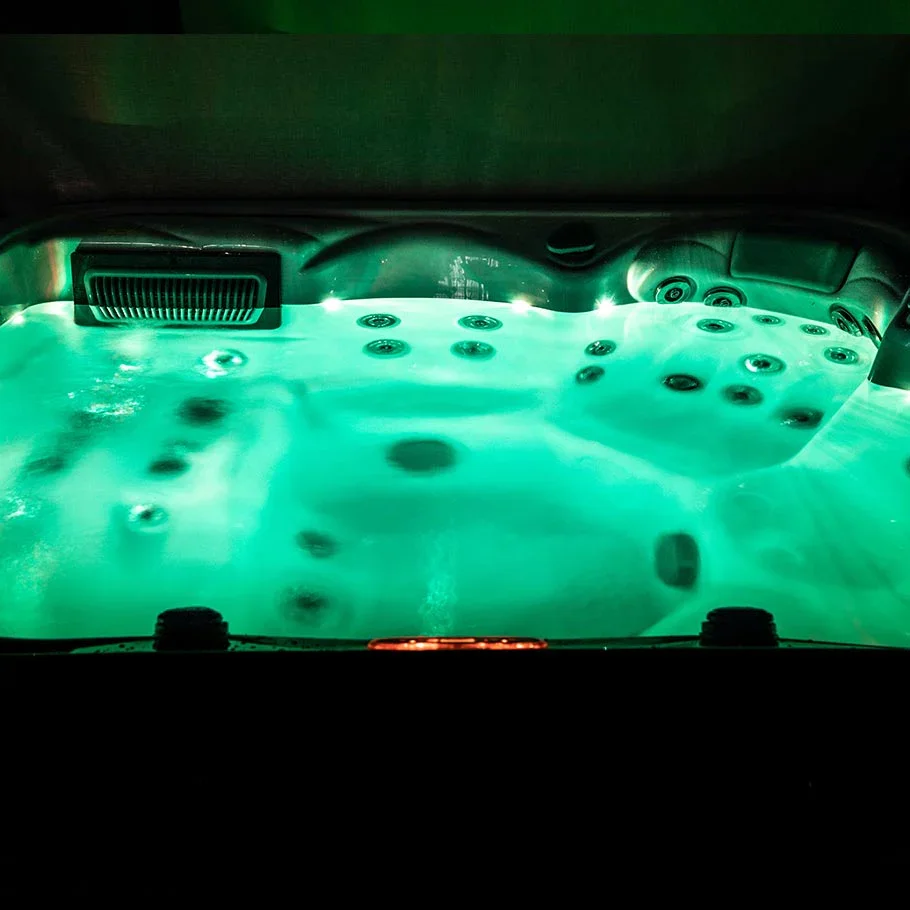 Buenospa_newyork_sterlingsilver_hottub_lifestyle5_54ff4a38-df9e-47f3-9315-57d5f97463a5.webp