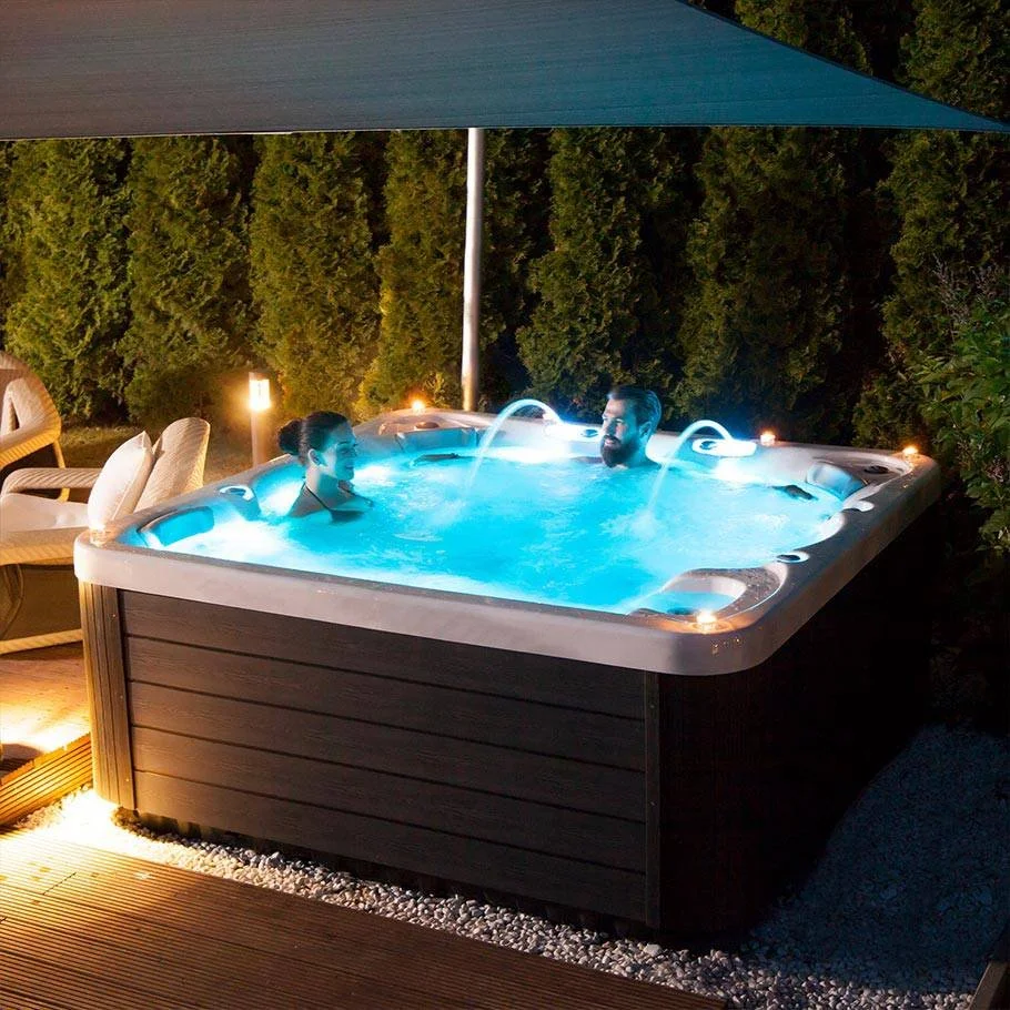 Buenospa_jersey_sterlingsilver_hottub_lifestyle15_3db40532-b1e5-45c3-8fda-b52354b5bebb.jpg
