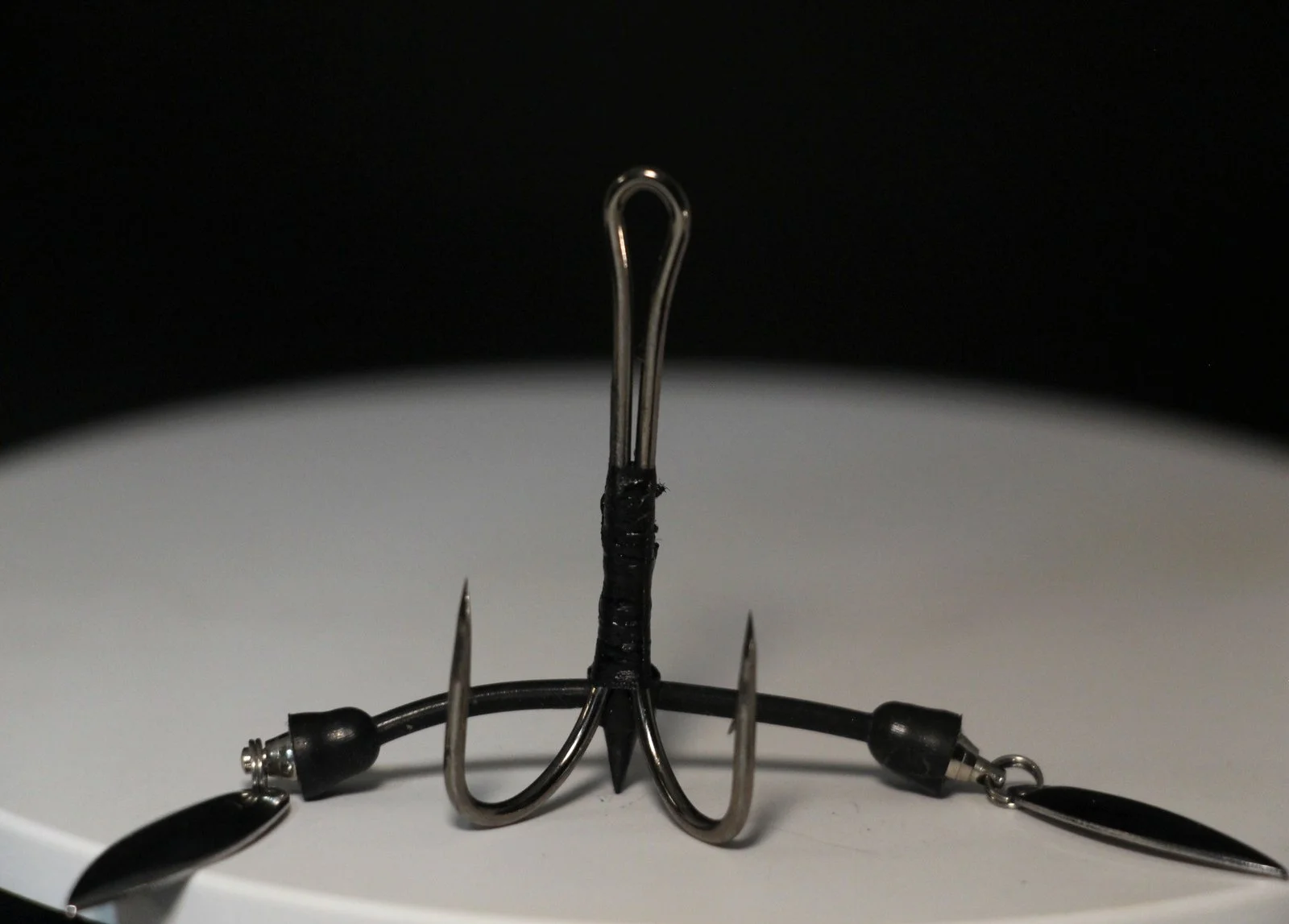 MONEY CLAW DOUBLE-BLADE HOOK SYSTEM
