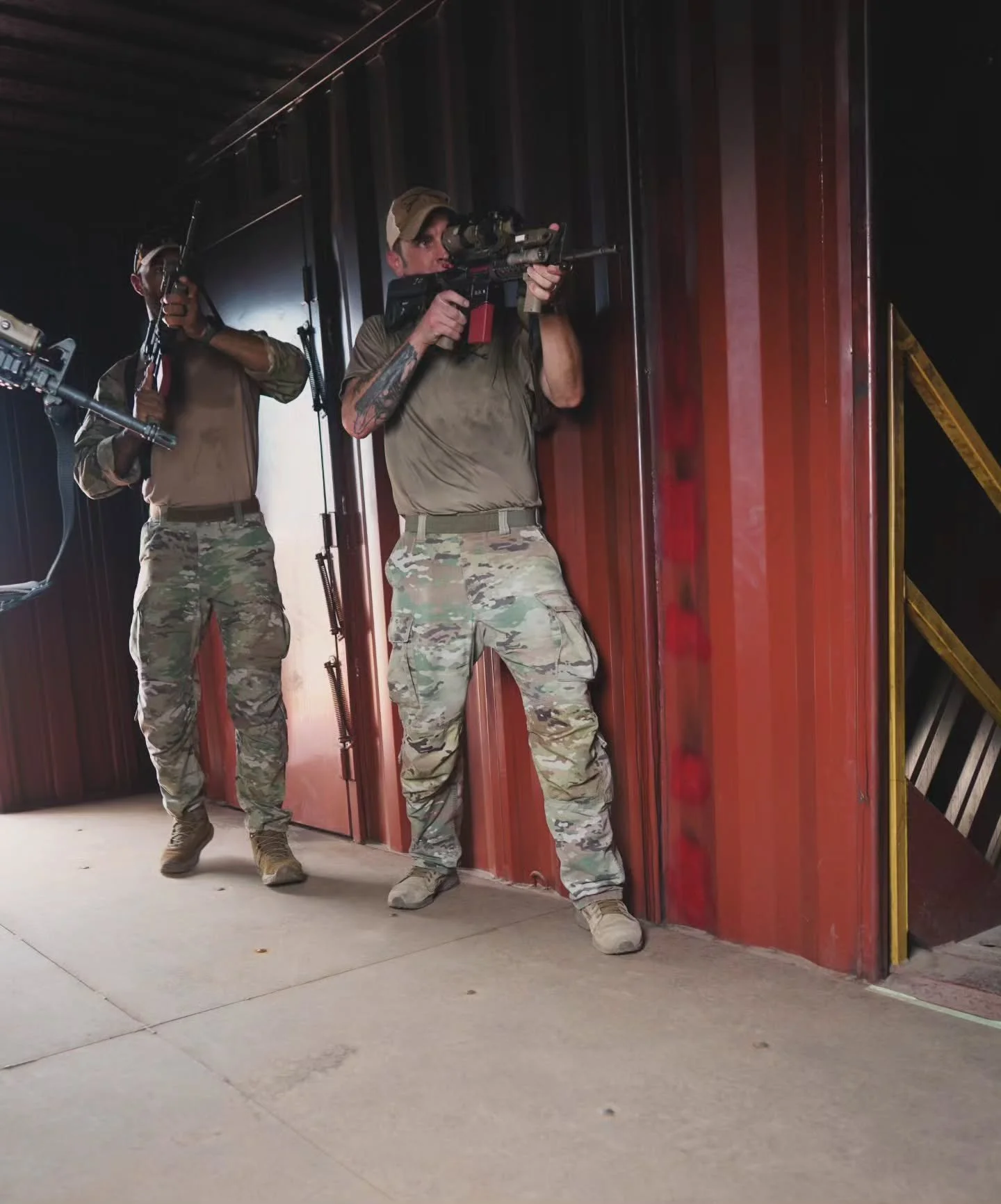 The best job in the world with some of the best people.

#beyondthethreshold #trainingmindset #shoothouse #militarytraining #Leo