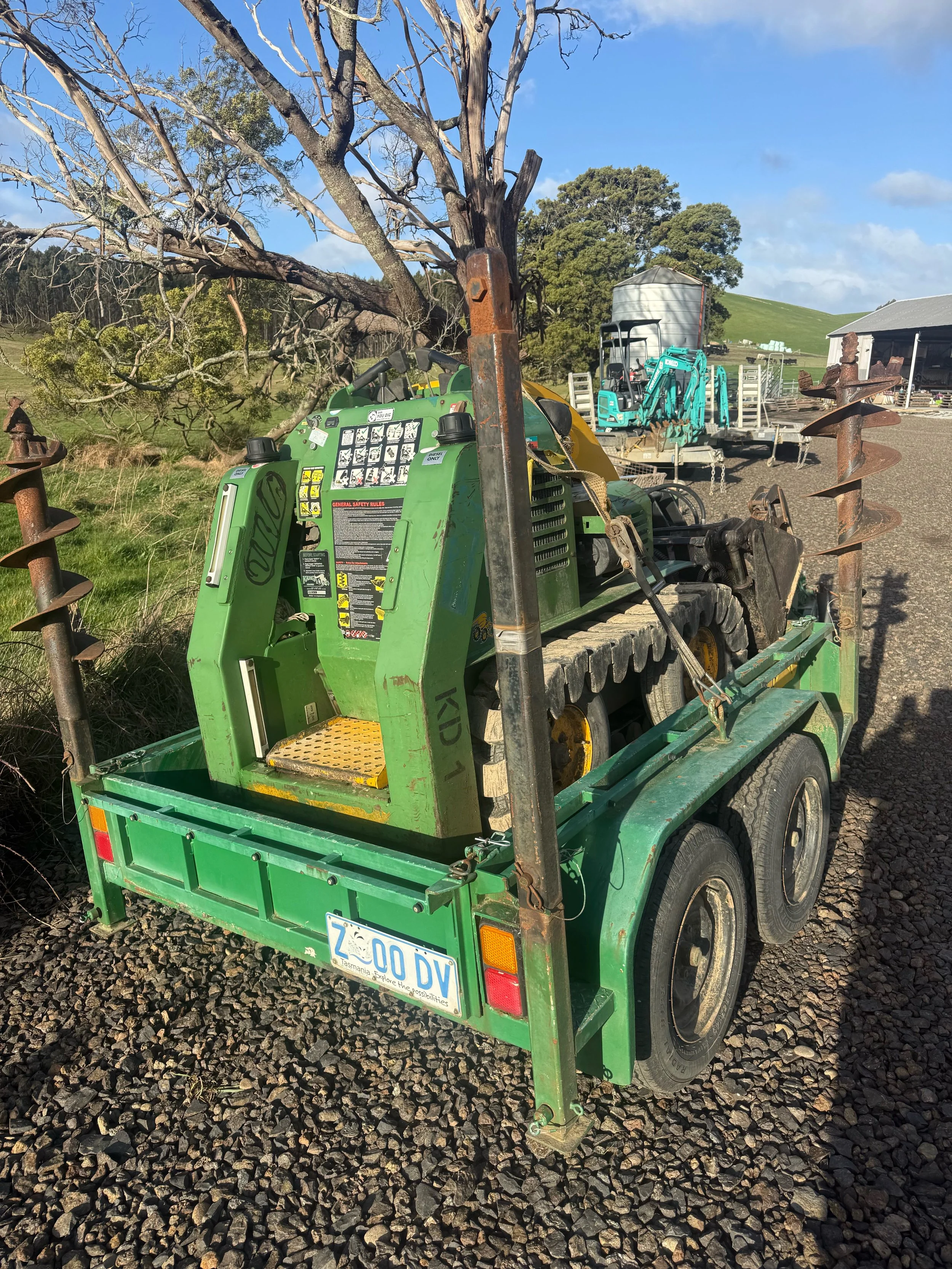 Kanga mini loader
