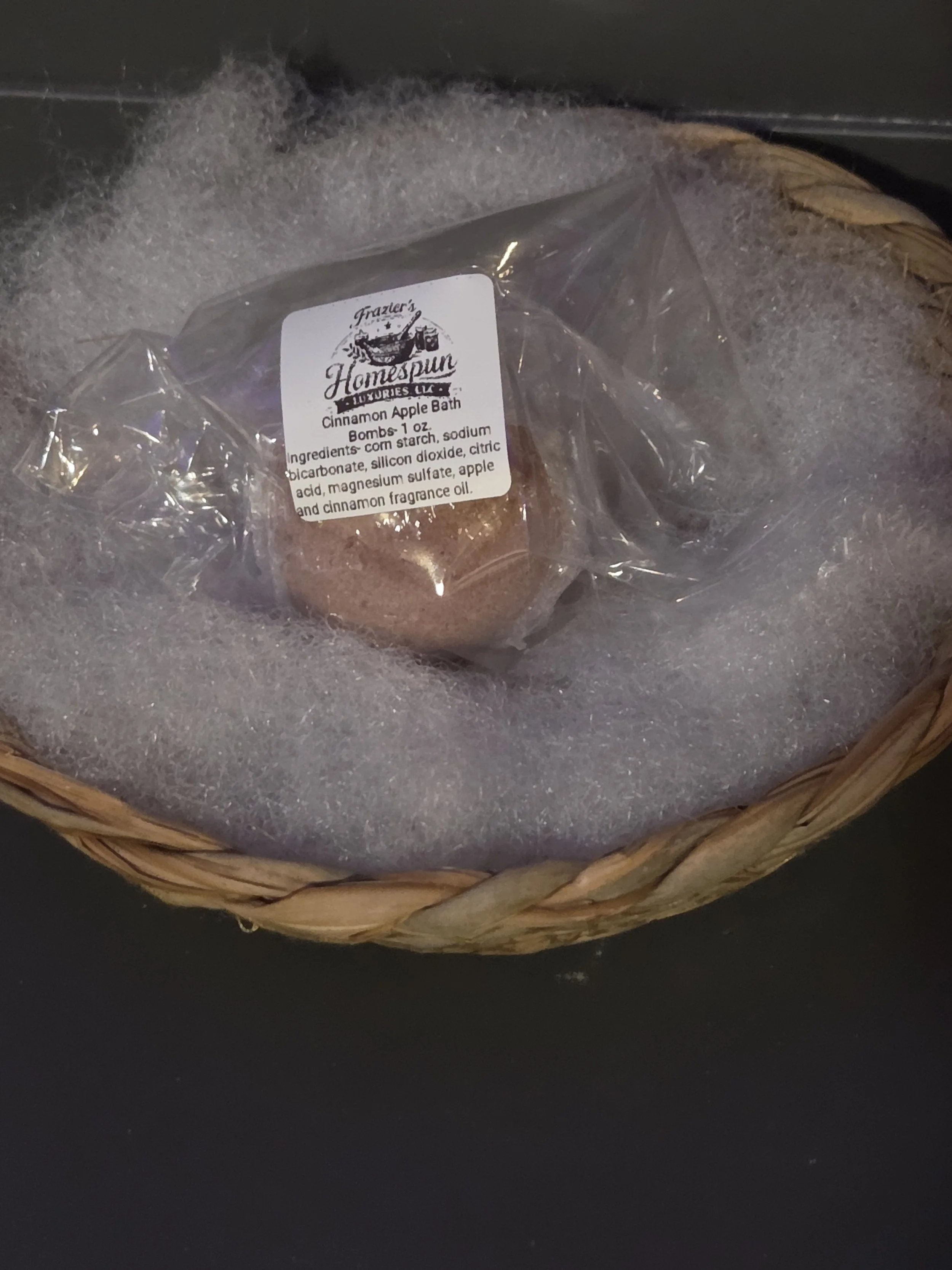 Cinnamon Apple 1 oz Bath Bomb