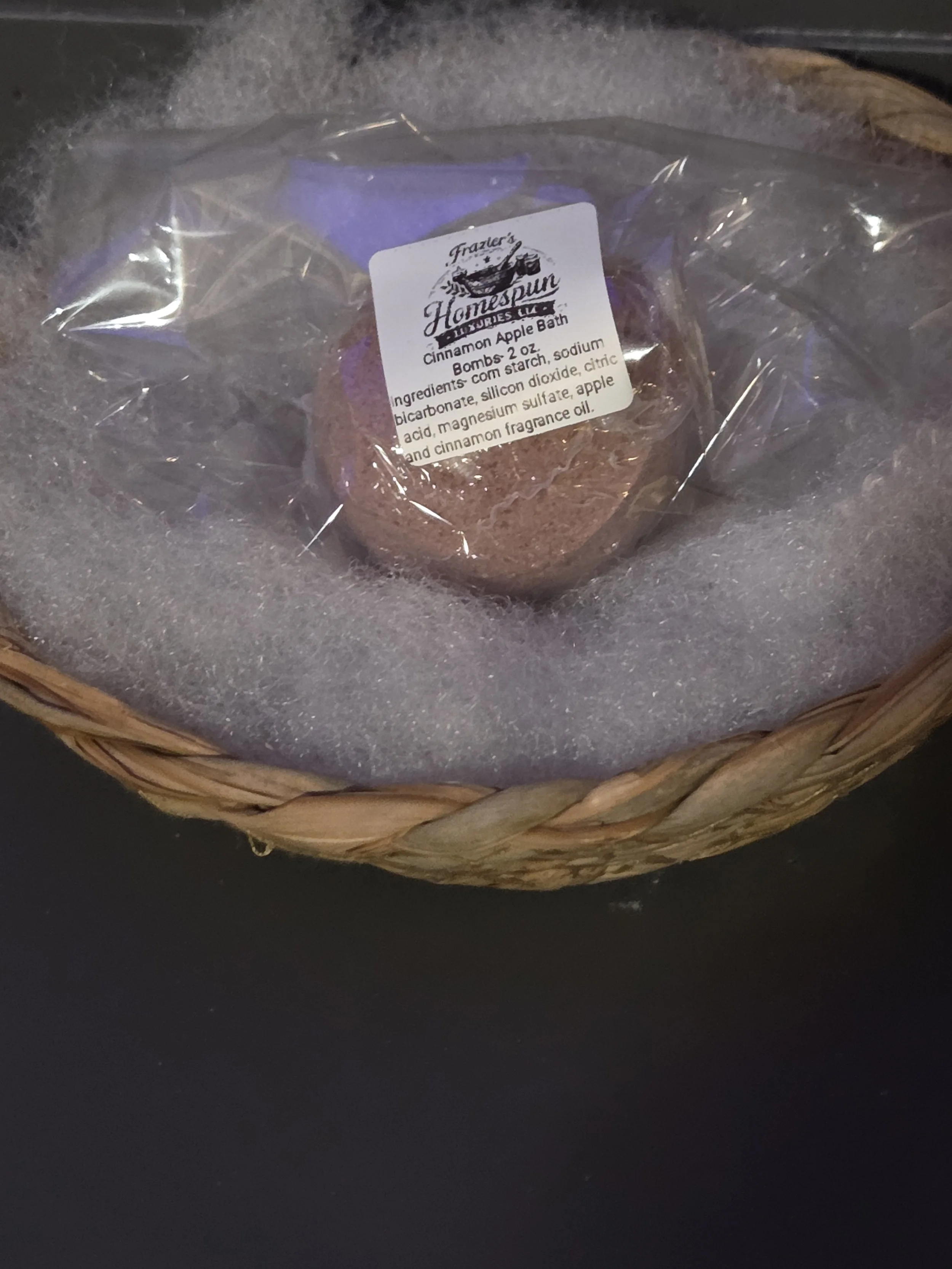 Cinnamon Apple 2 oz Bath Bomb
