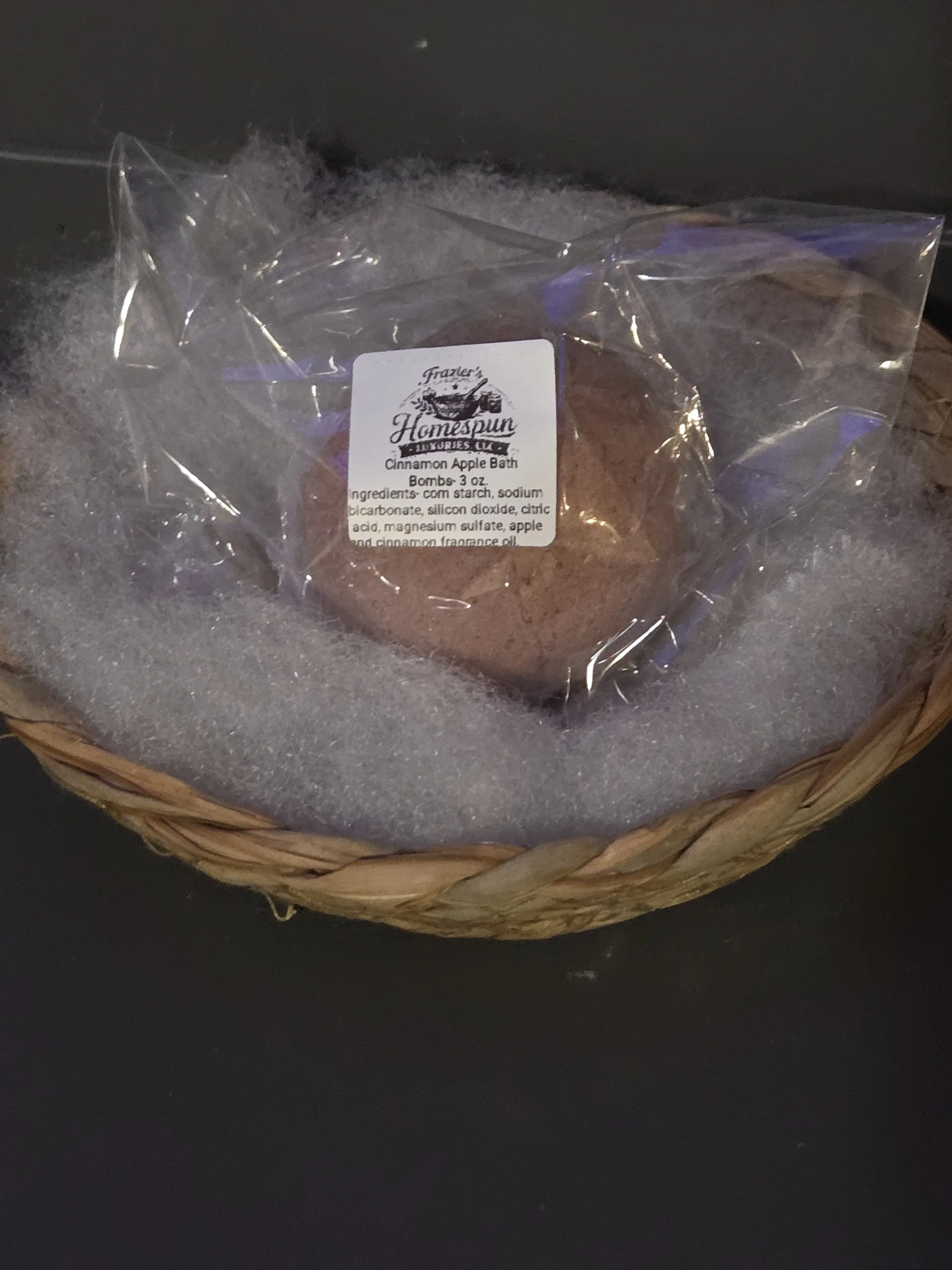 Cinnamon Apple 3 oz Bath Bomb
