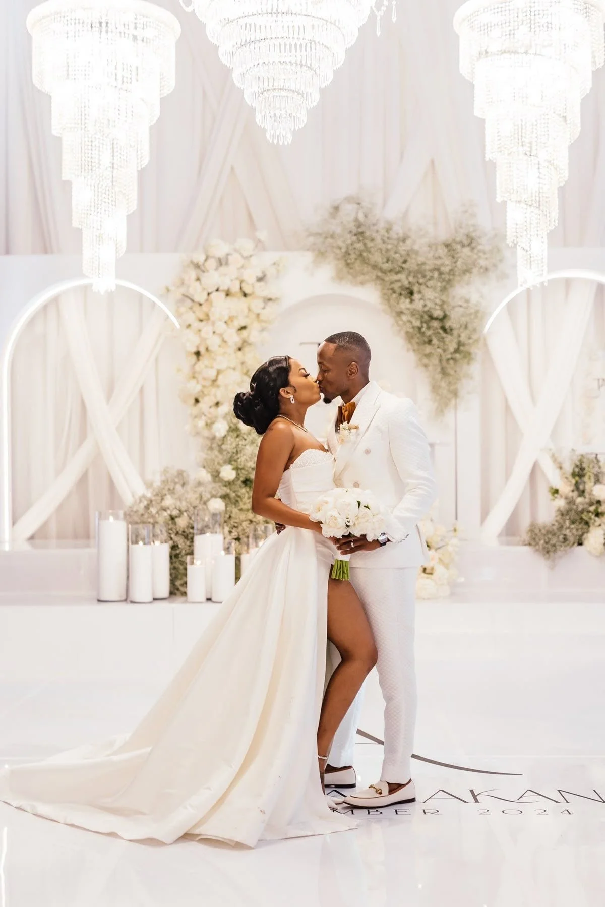 Elegant Waterfront Wedding in Seattle