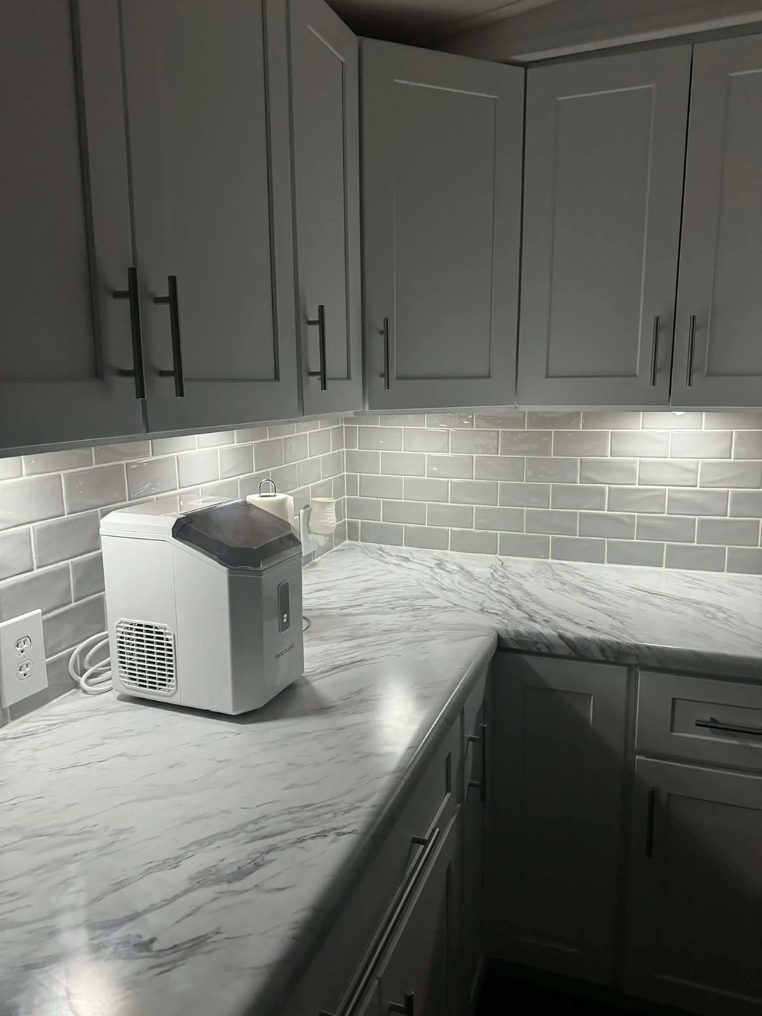 kitchen white counter.jpg