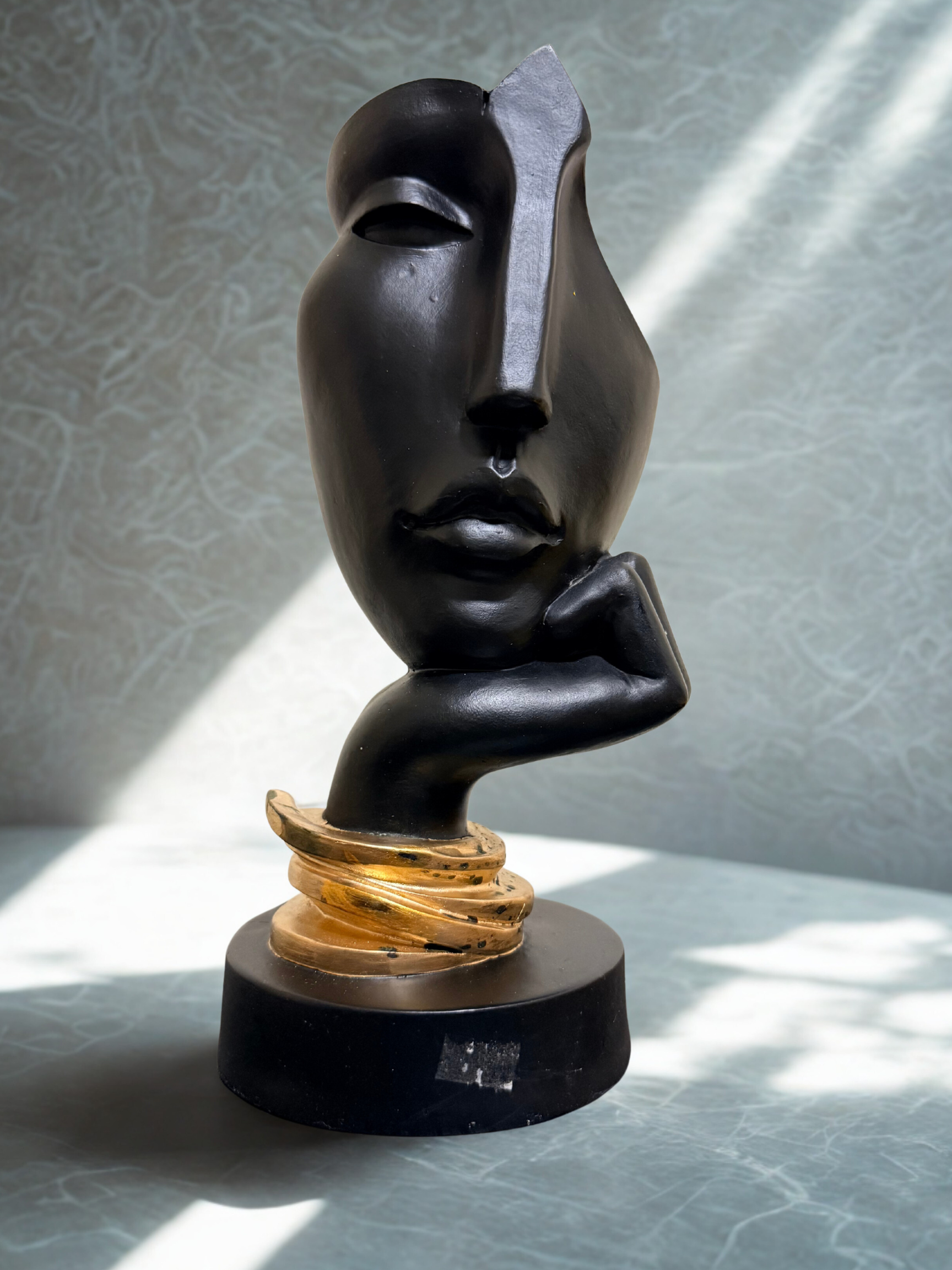 Elegant Resin Face Sculpture Decor