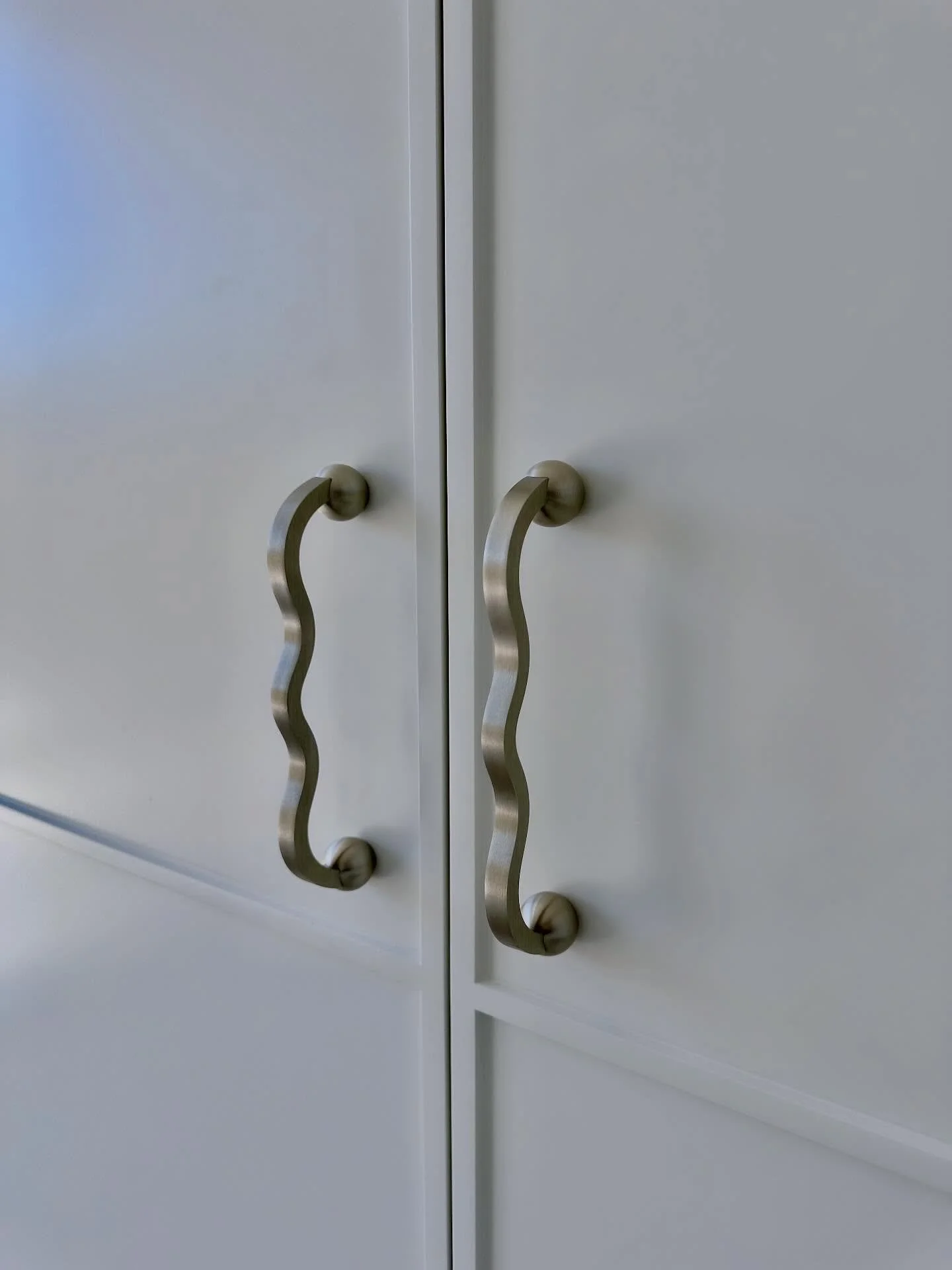Hardware with personality! 
Small pieces, big impact

@randg_constructions 

#gonzalvezdesignproject 
#cabinetryhardware
#interiorarchitectureanddesign