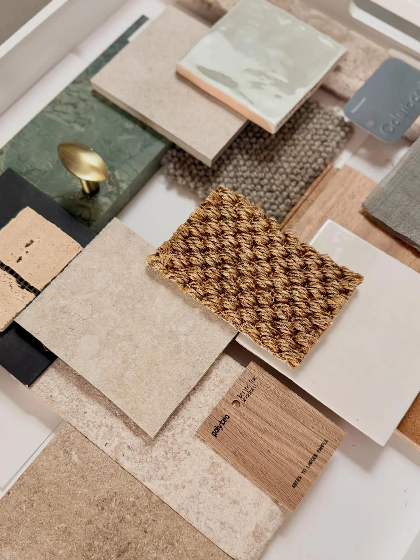 As the architecture comes to life at our Seaforth project, our focus turns to materiality - layered, textural interiors that speak to the architecture, resonate with our client and respond to the site 💫

@randg_constructions 

#gonzalvezdesignprojec