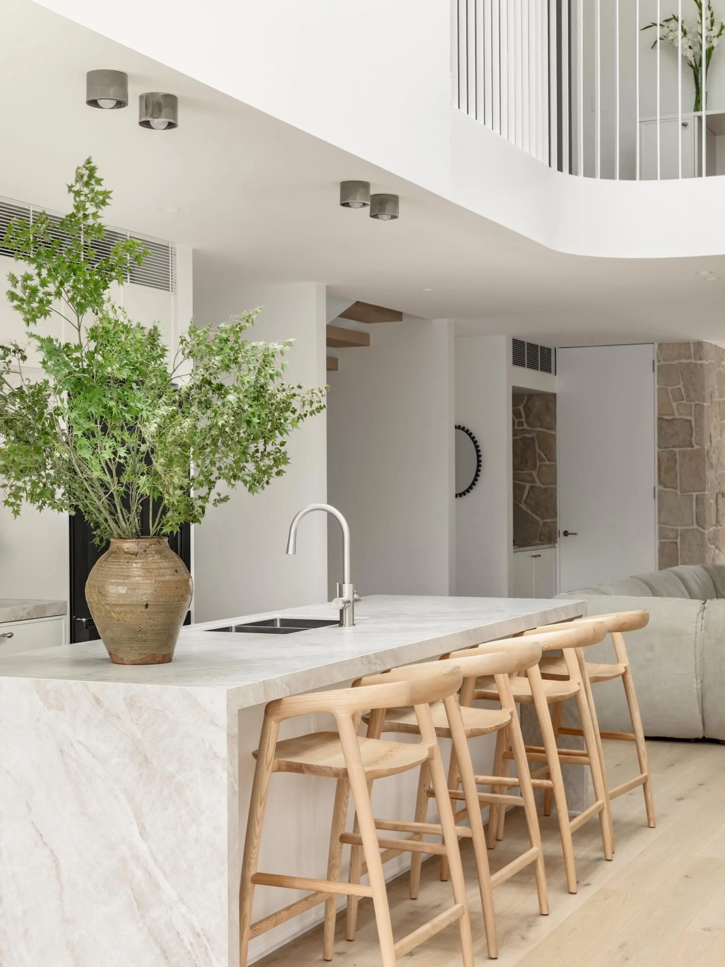 Soft, sunlit simplicity |
The neutral palette of the kitchen in our North Balgowlah home allows for a seamless interaction with the natural light and generous volume of the architecture. 

Interior Design &amp; Styling | @gonzalvezdesign 
Architectur