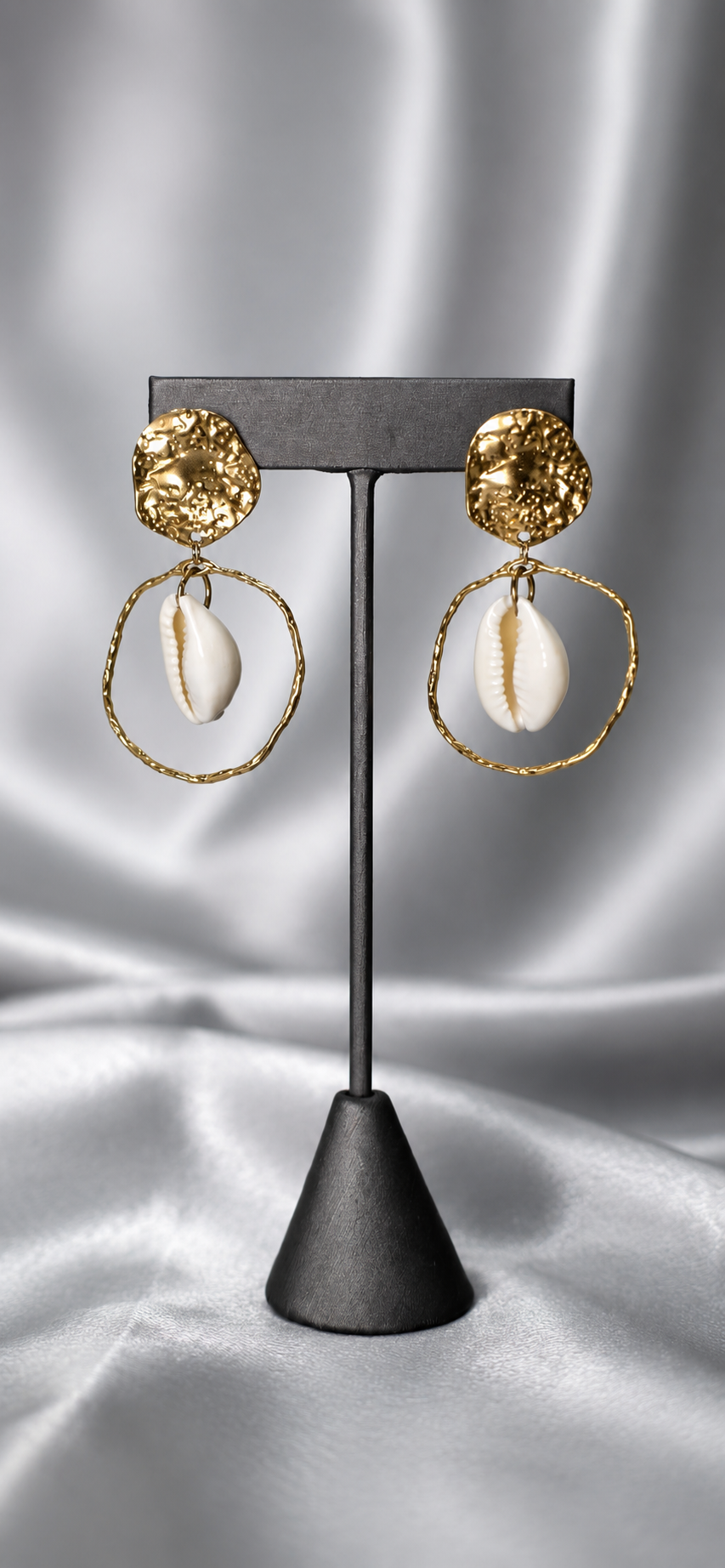 AKÙ | Halo Cowrie Earrings