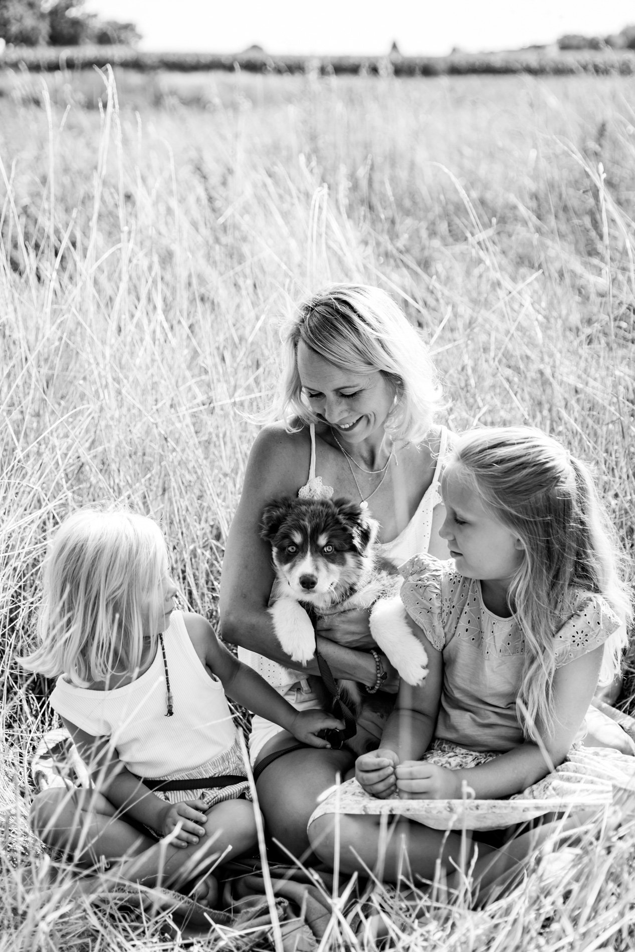 IDT Fotografie, Shooting, Familie, Hund, Geschwisterliebe-9.jpg