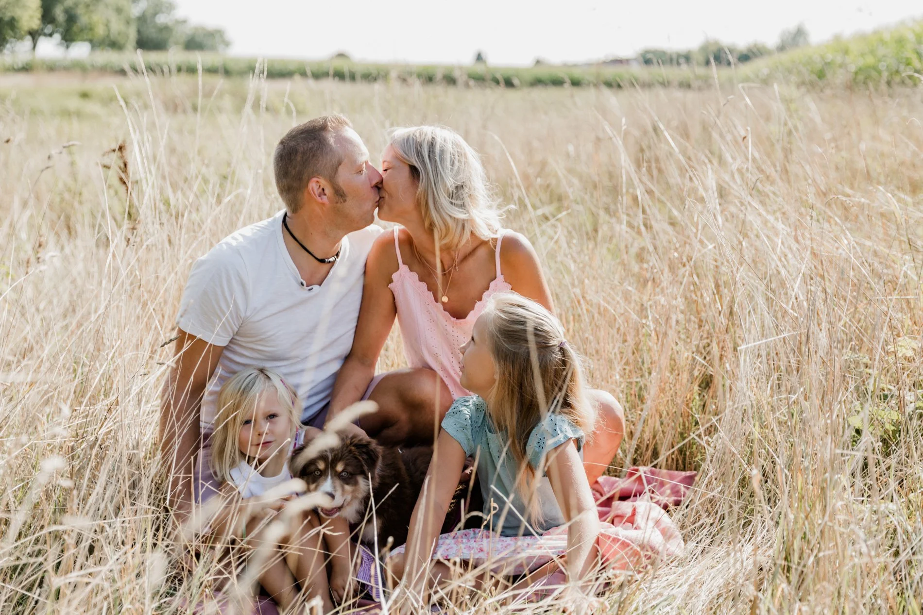 IDT Fotografie, Shooting, Familie, Hund, Geschwisterliebe-6.jpg