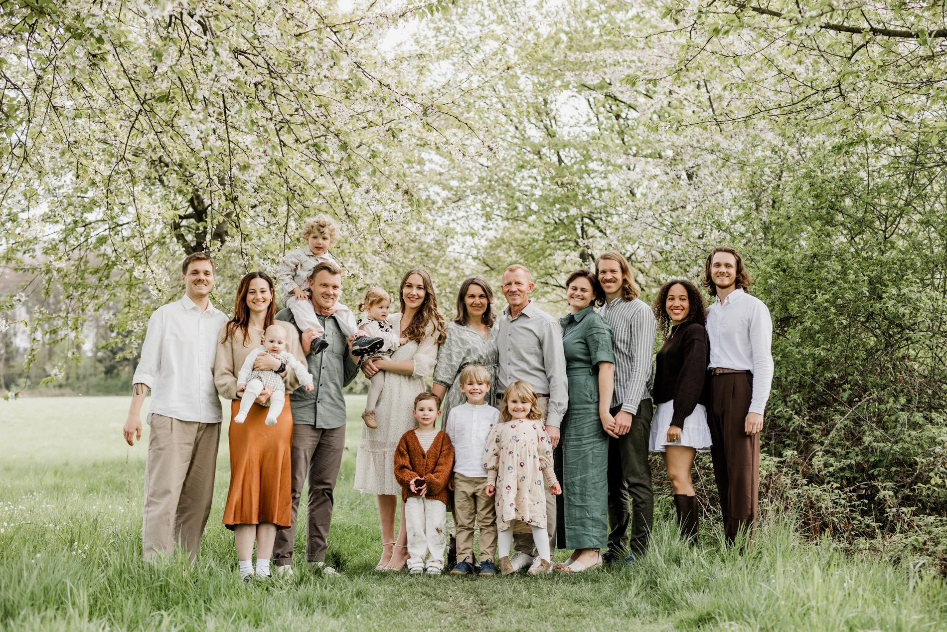 IDT Fotografie, Shooting, Familie, Großfamilie, Oma Opa, Kinder, Geschwister.jpg