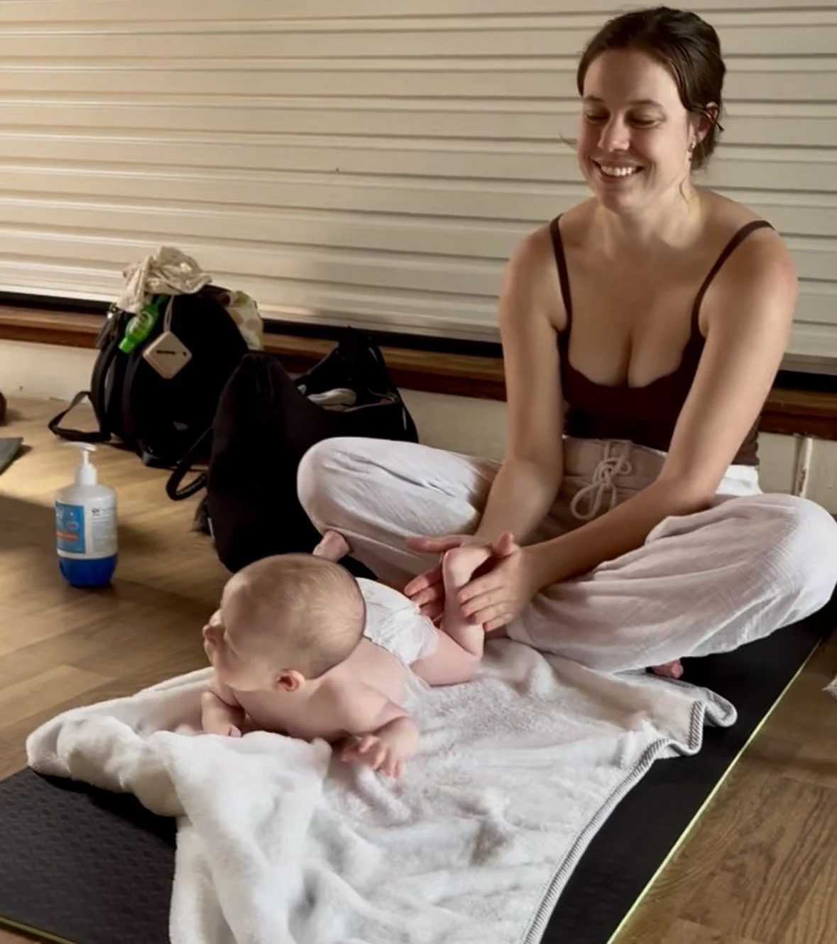 A calm, welcoming baby massage course in Stanwell Park