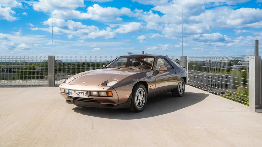 Porsche 928