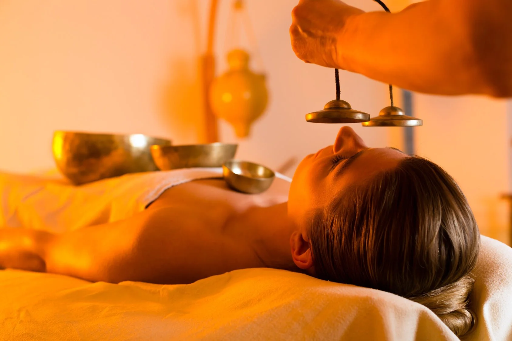 KLANGSCHALEN AUSBILDUNG Teil 2 - Massage mit Peter Triendl