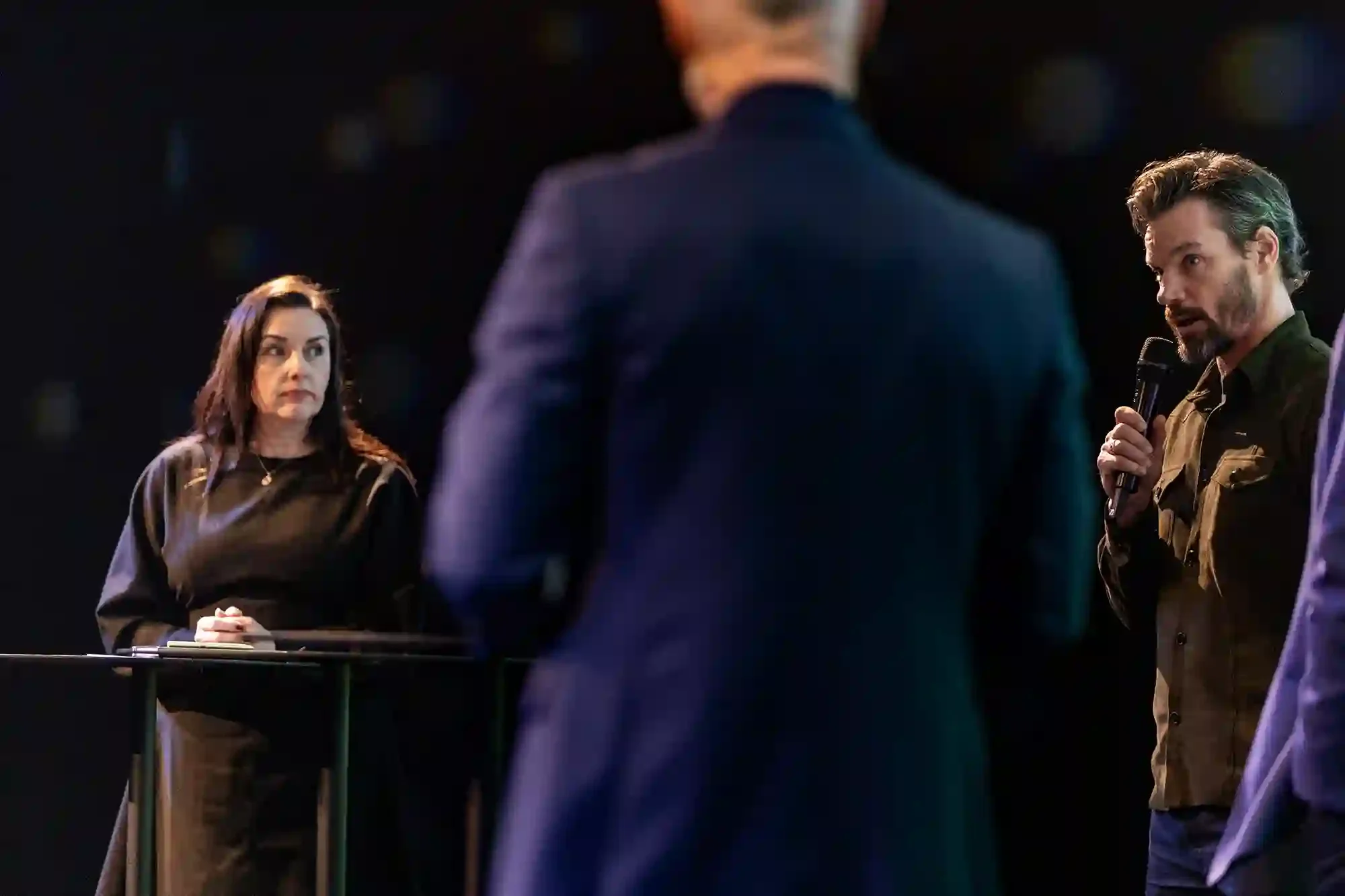 Ba politikerne holde seg unna