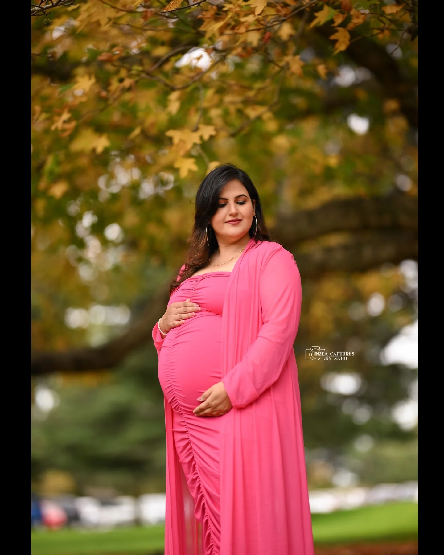 &ldquo;A quiet moment. A growing miracle. A love already infinite. 🤍✨
Motherhood begins long before the first heartbeat is heard - it begins in the soul.&rdquo;

This is what timeless maternity portraits feel like.

@sahibak_sharma ❤️
📸 @inzeacaptu