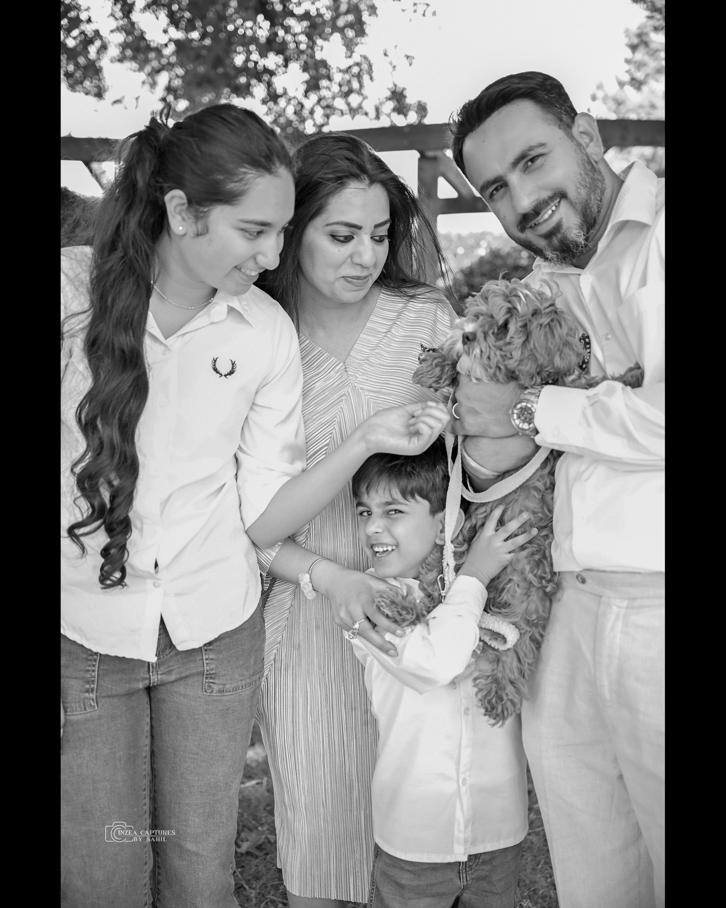 Some moments don&rsquo;t need perfect posing &mdash; just the right people, the real smiles, and the love that already exists 🤍

This beautiful family session was full of warmth, laughter, and the kind of memories that deserve to be kept forever.

T