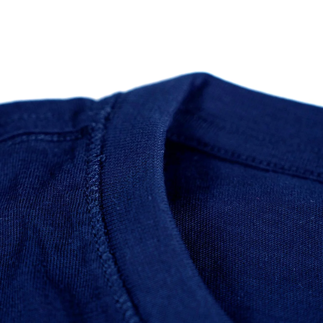 T-shirt_Navy_detalje_01.jpg