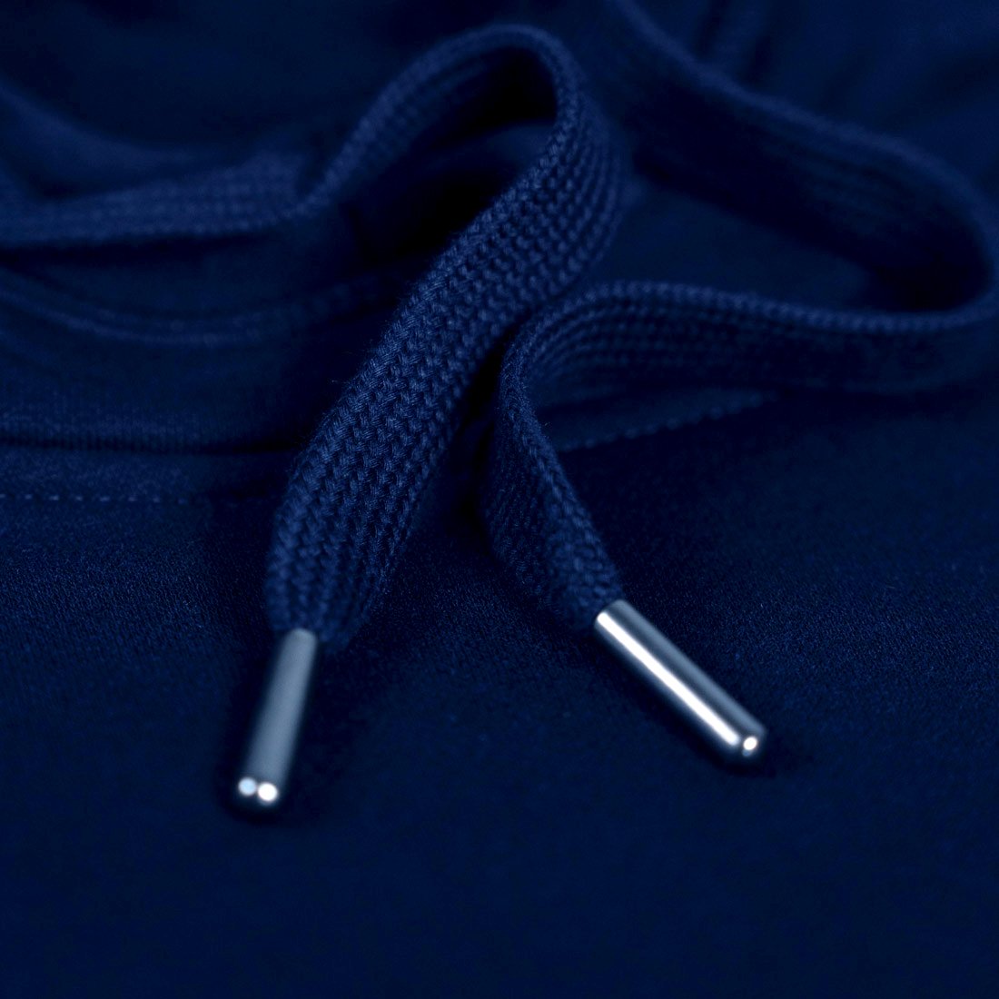 Hoodie_navy_detalje_02.jpg