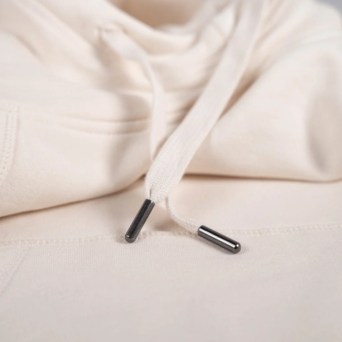 Hoodie_off-white_detalje_02.jpg