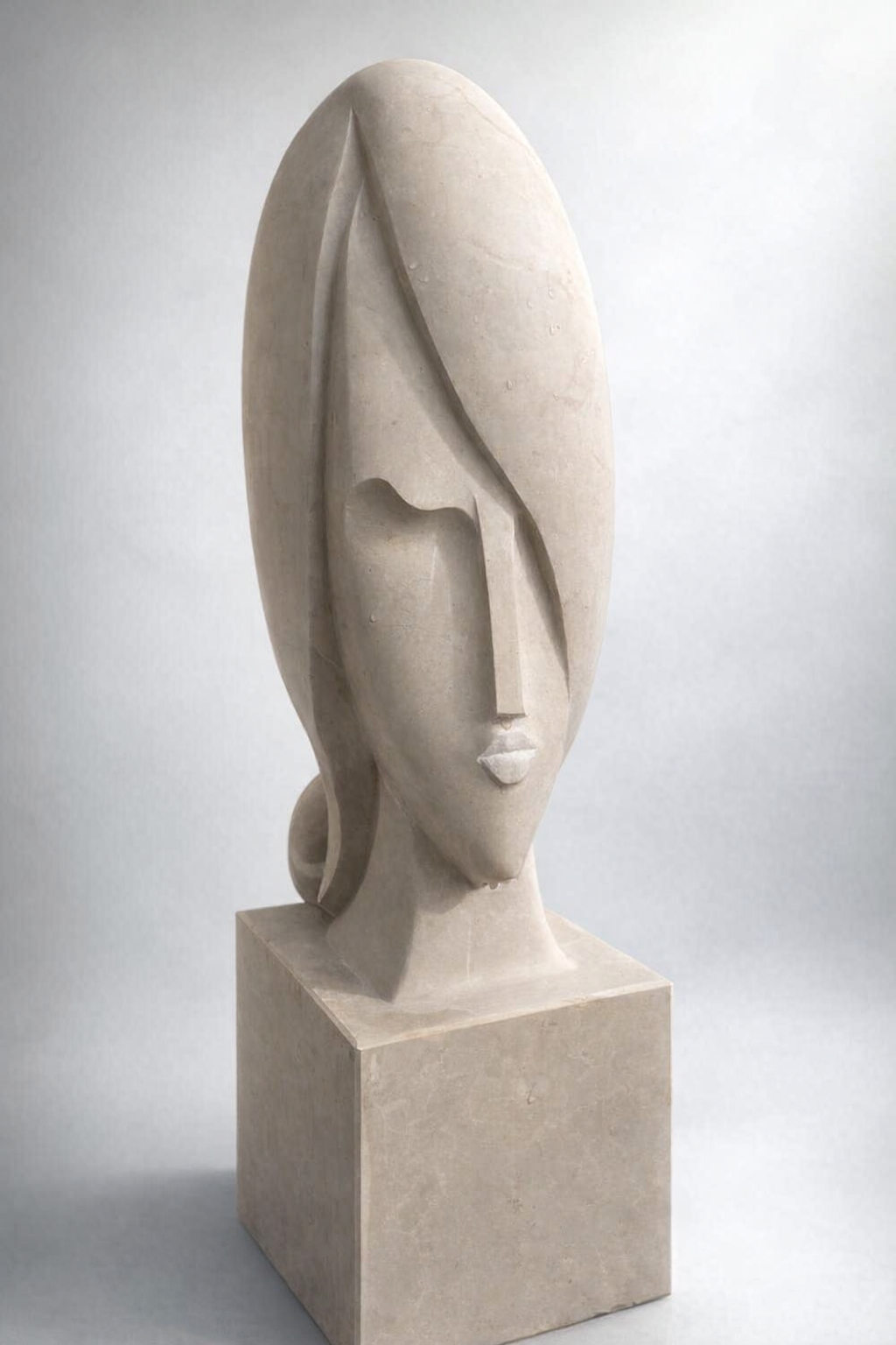 IRIS - Pierre calcaire (H 68 cm x L 16.5 cm x P 23 cm)