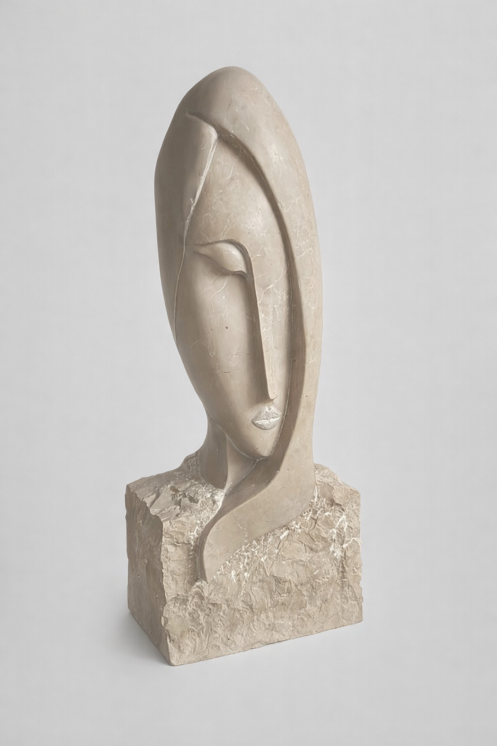 DANAE - Pierre calcaire (H 64 cm x L 28 cm x P 19 cm)